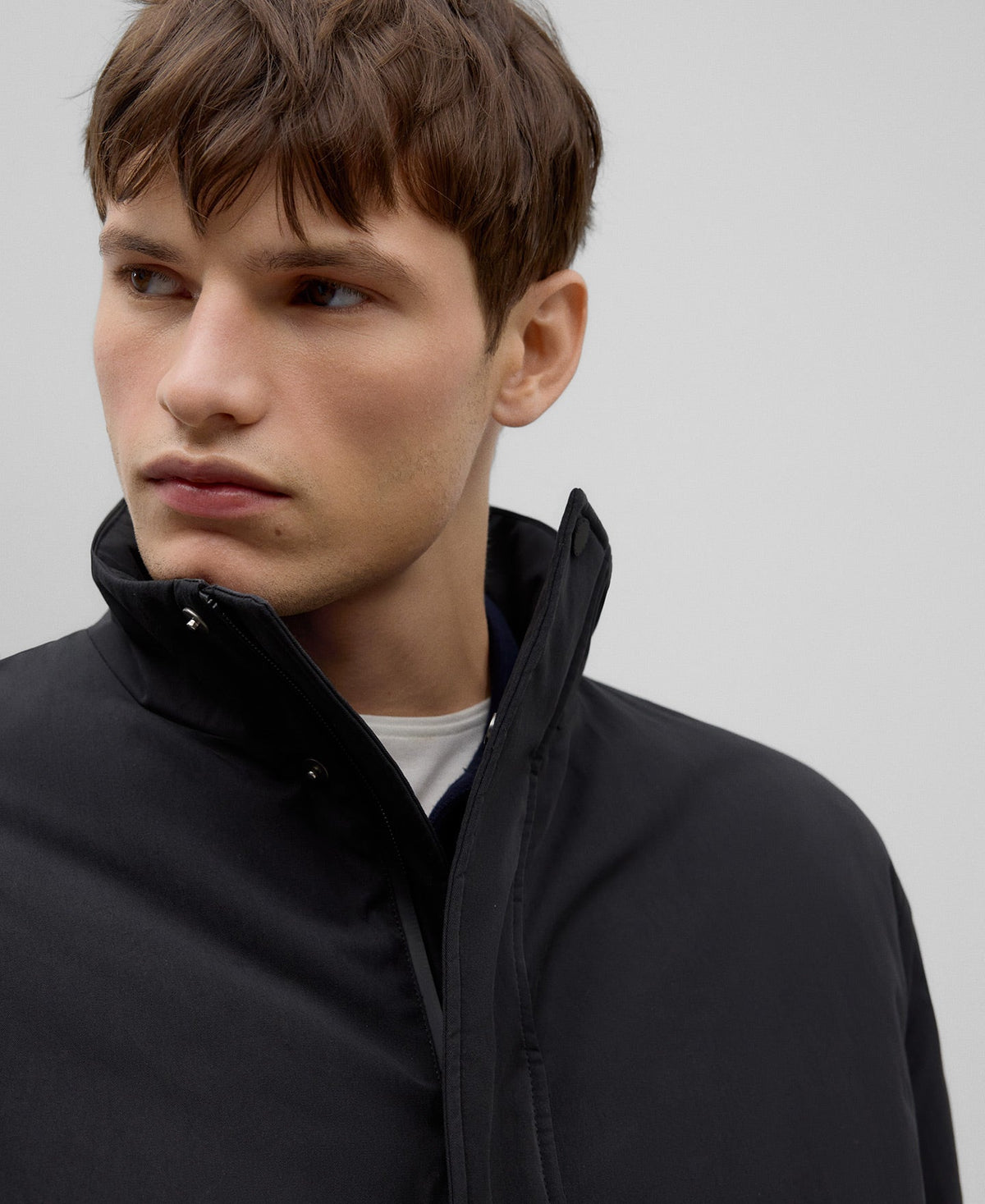 Short padded jacket man in black