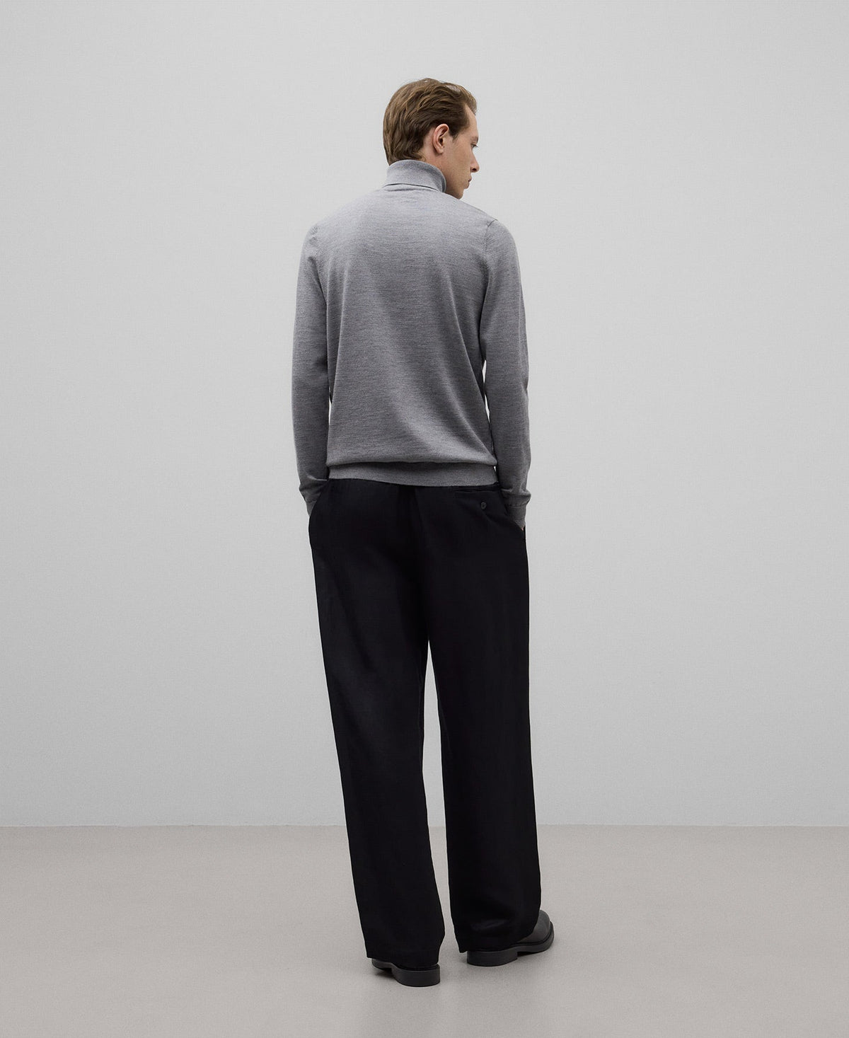 Merino wool turtleneck sweater man in grey melange