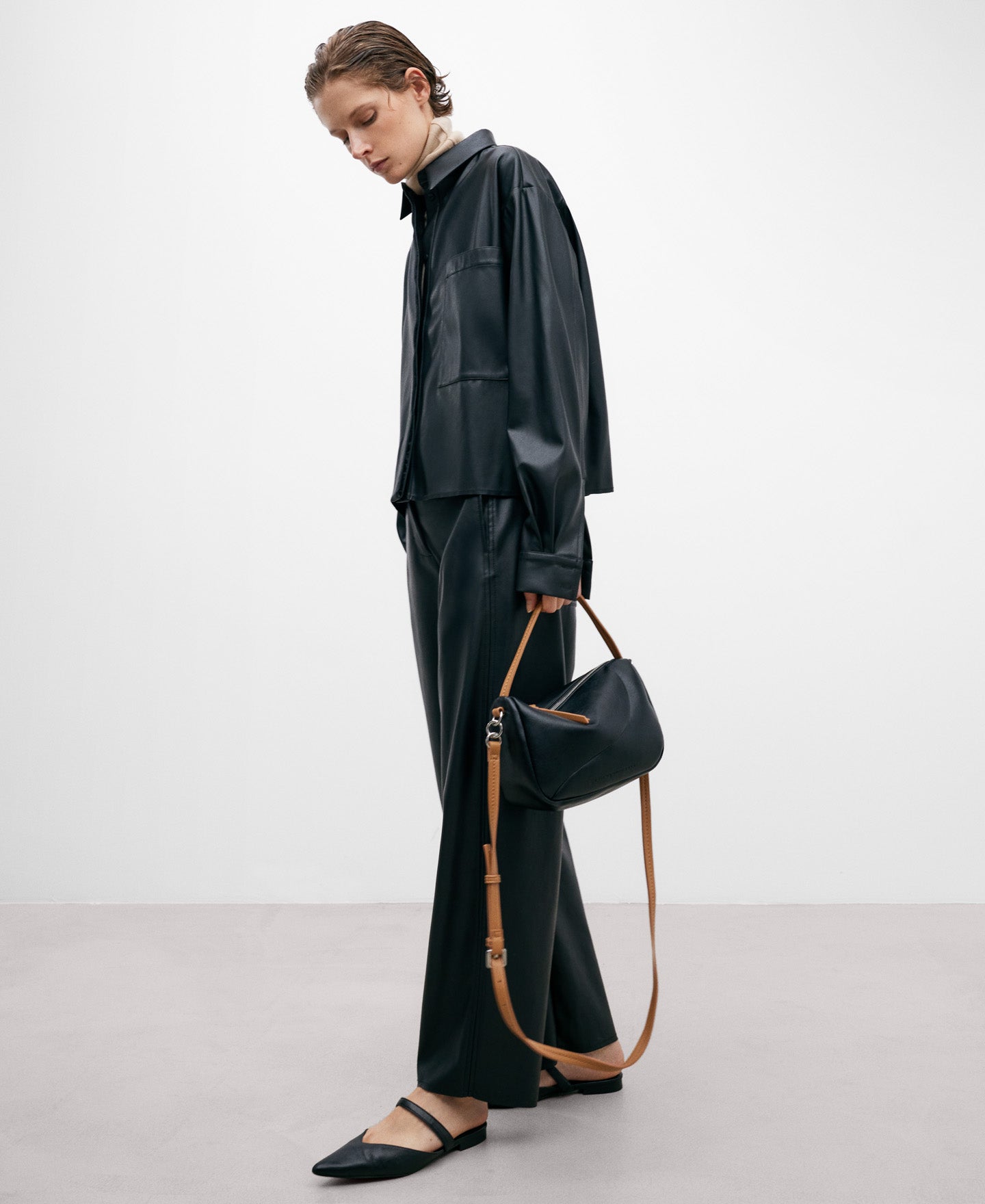 Black/Camel Semigrain Texture Mini Bowling Bag