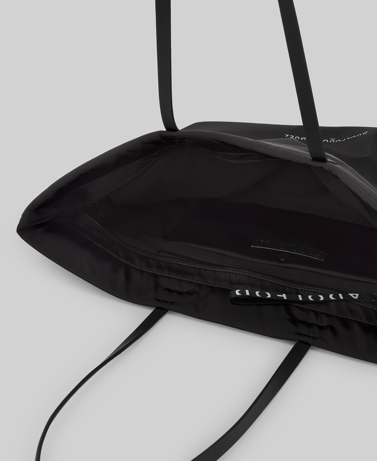 Vertical shopper bag woman in black