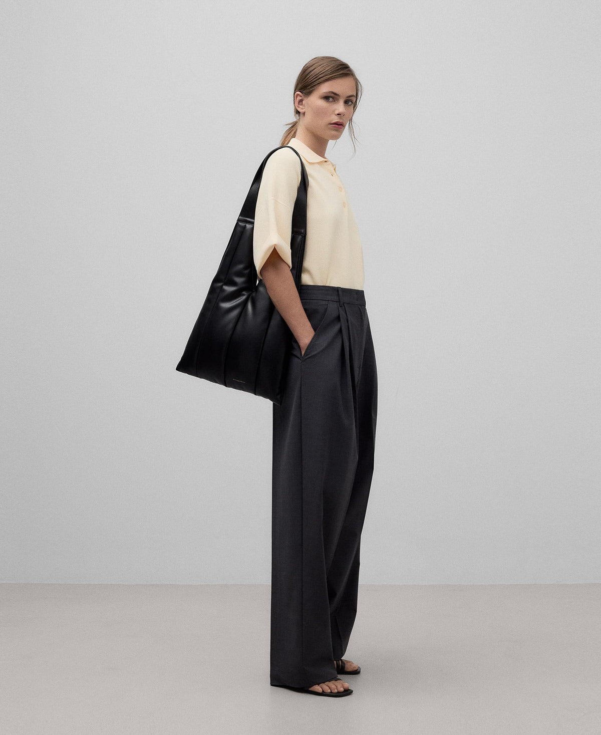 Non-Leather puffer hobo woman in black