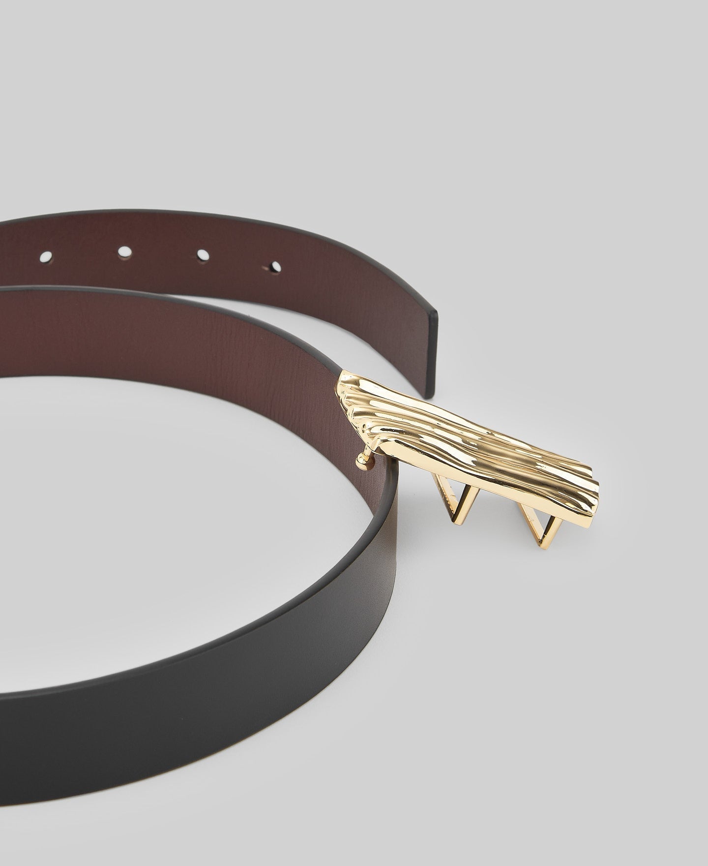 Reversible gold buckle belt woman in black