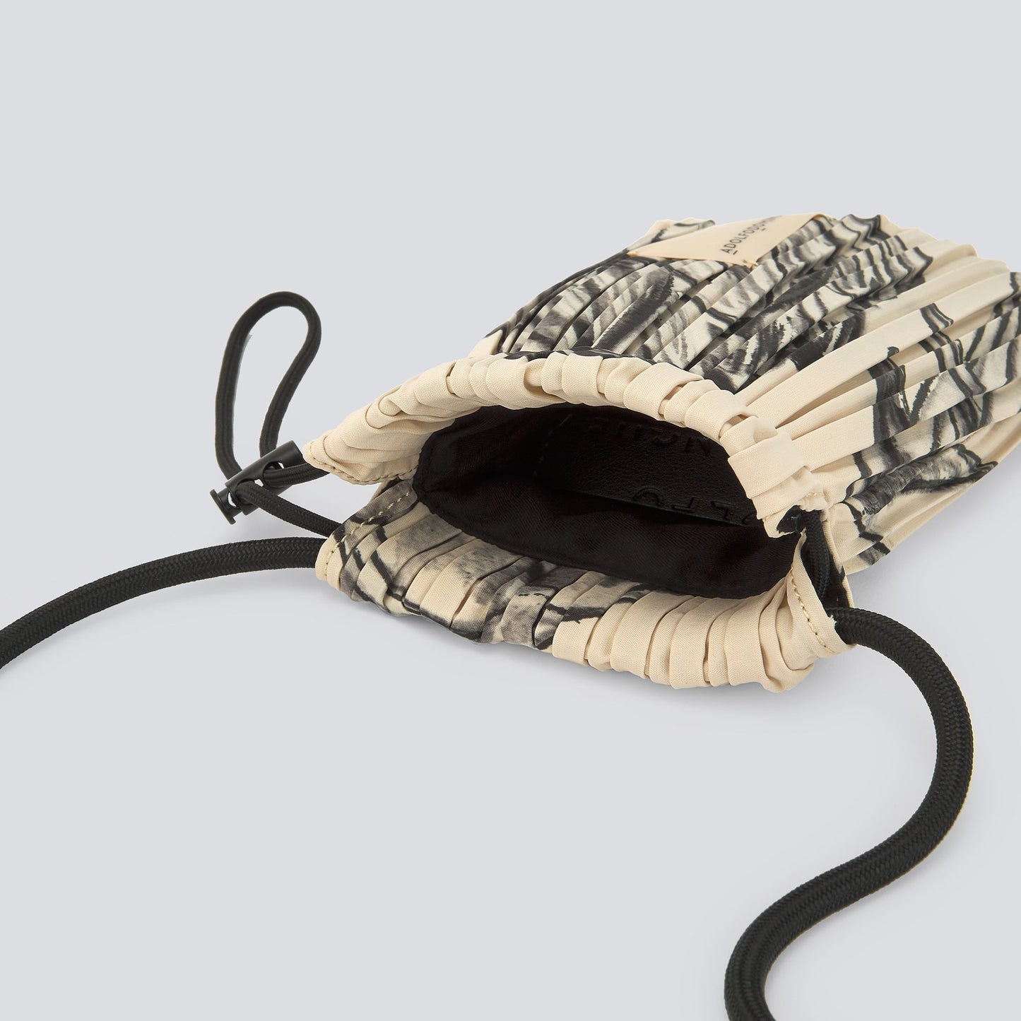 Black/Cream Crinkle Mobile Phone Holder