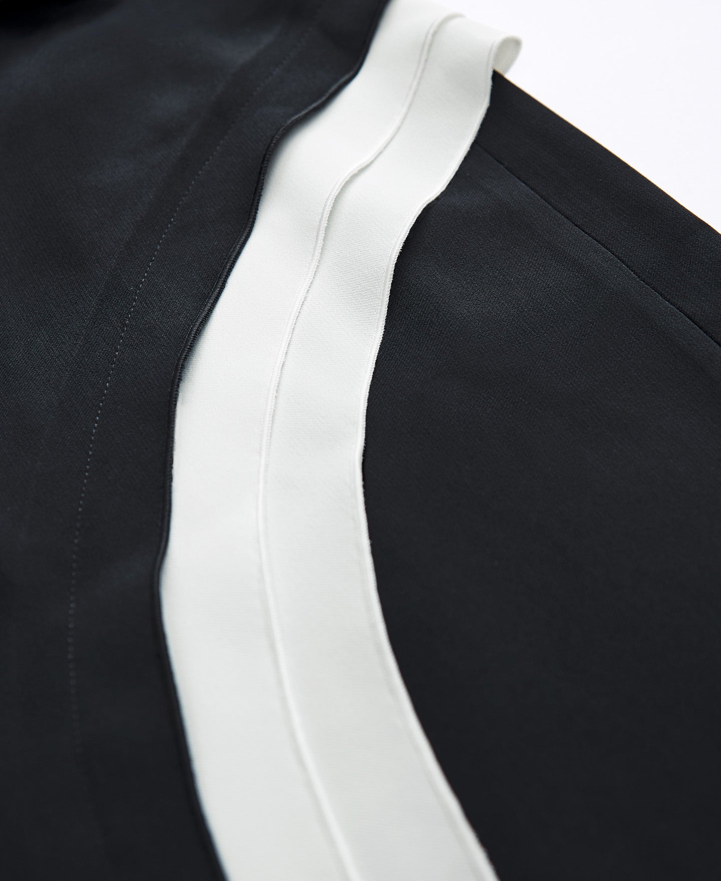 Black/White Midi Skirt With Ruffle