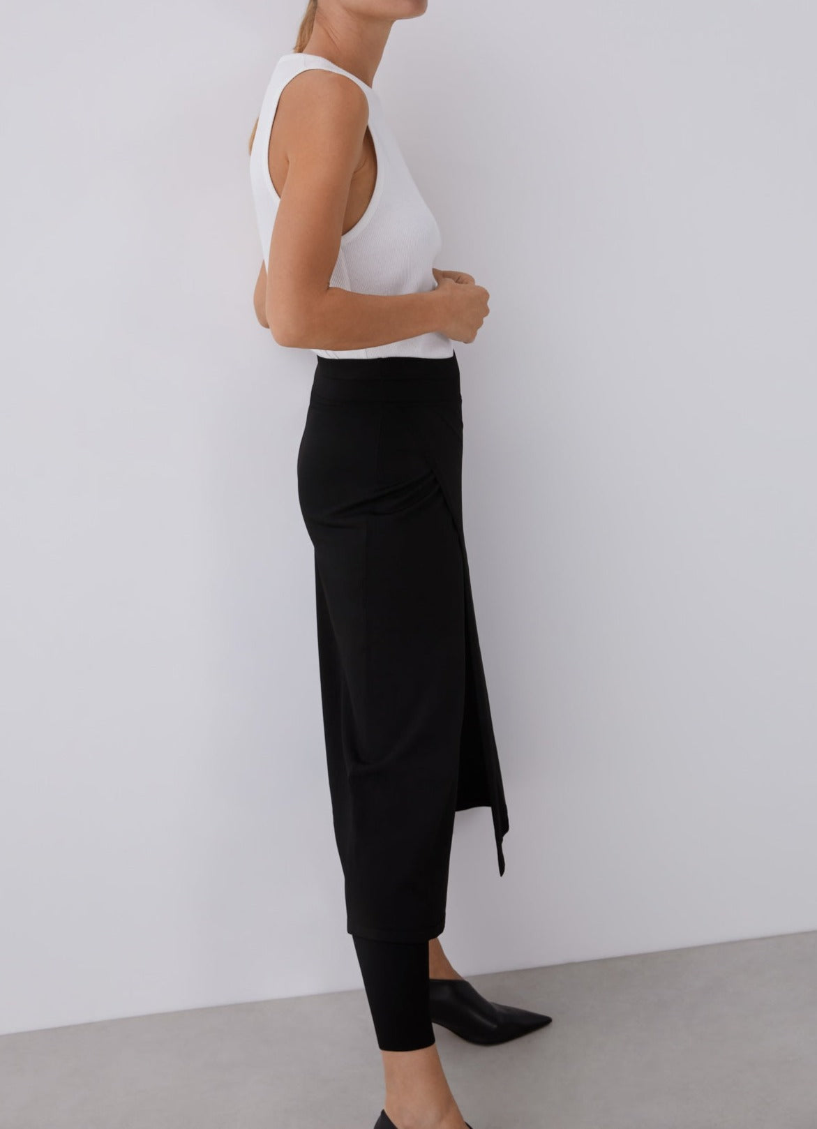 Black Plain Knit Skirt