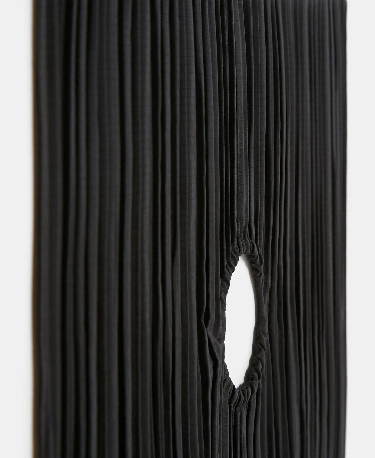 Black Pleated Fabric Hole Hair Tie