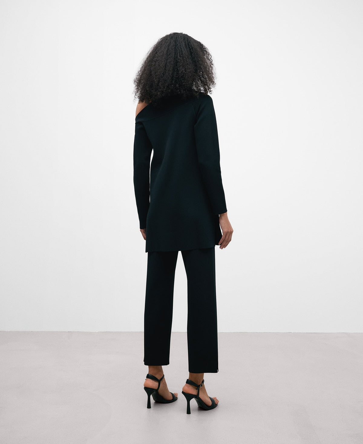 Asymmetric Neckline Long Sweater Woman