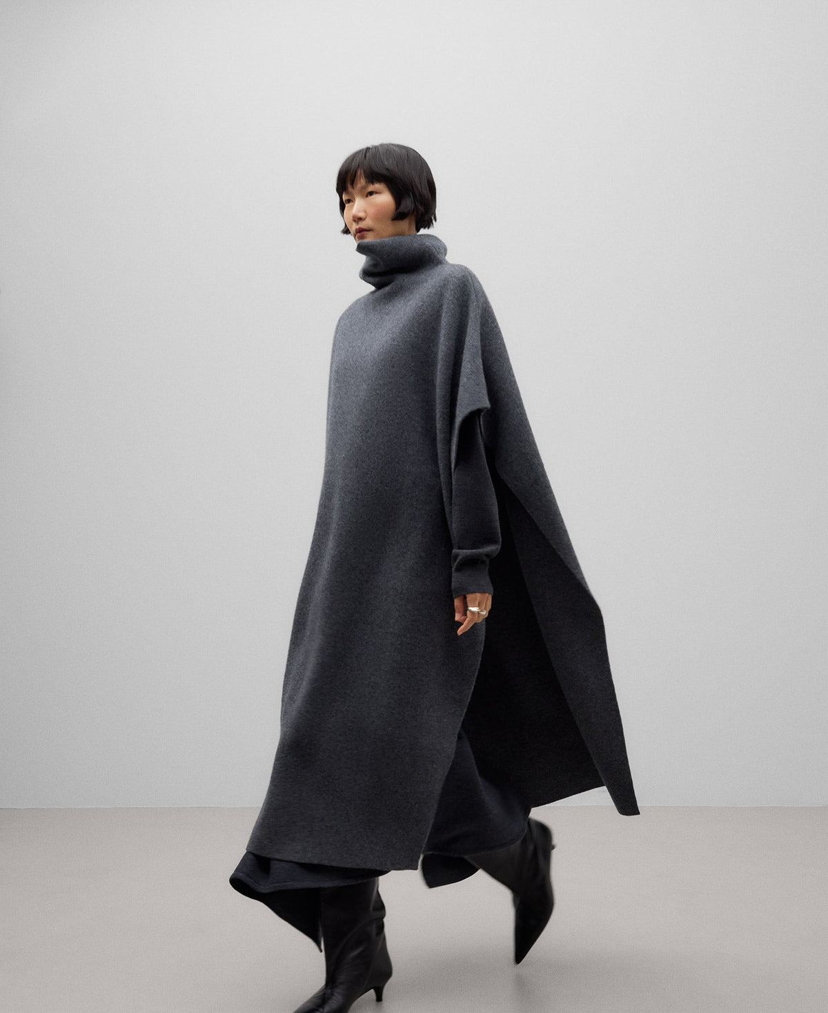 Grey asymmetrical wool cape woman in grey melange