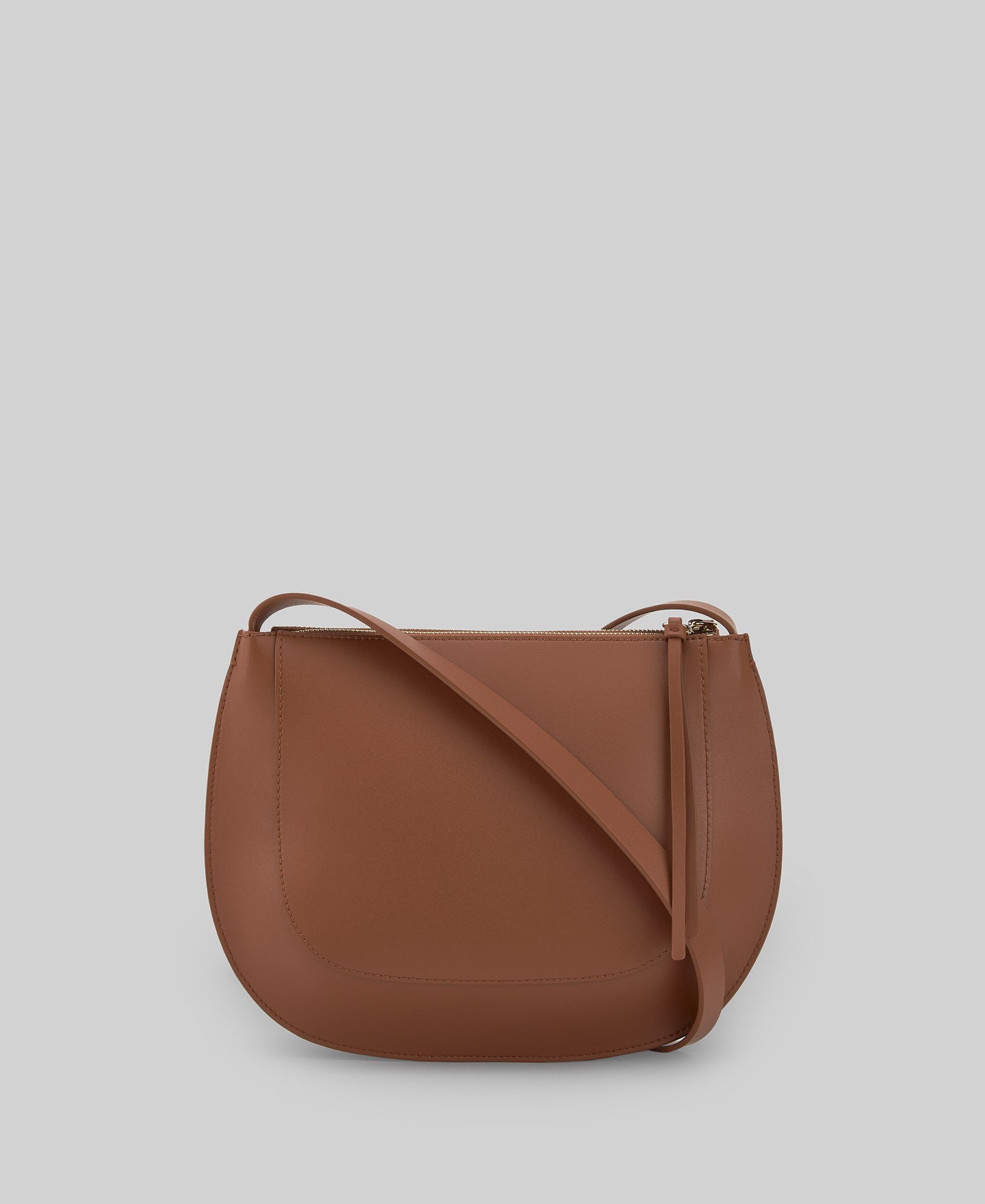 Leather double gusset shoulder bag woman in dark buff