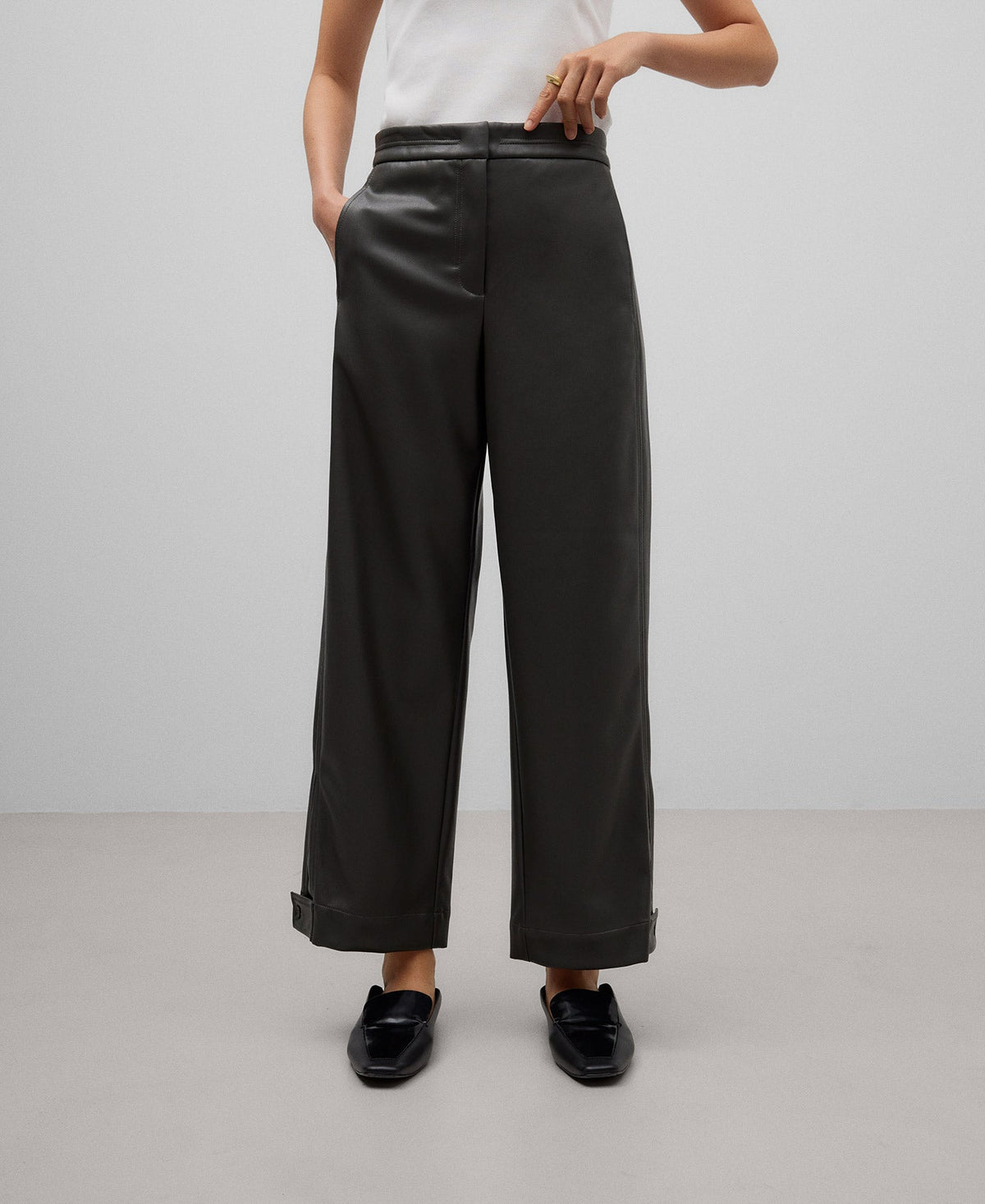 Non-Leather banana trousers woman in anthracite grey
