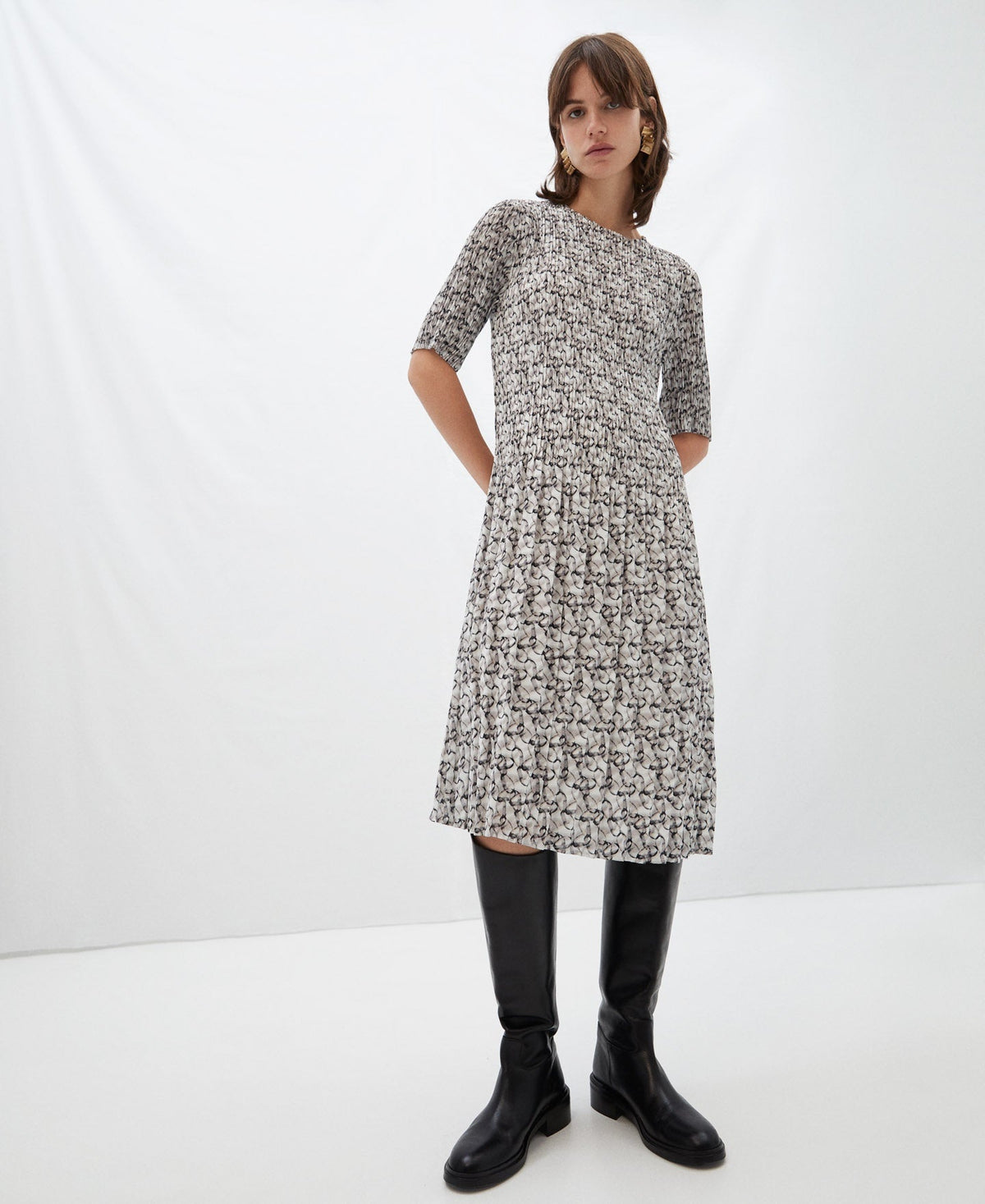 White And Black Printed Crinkle Dress