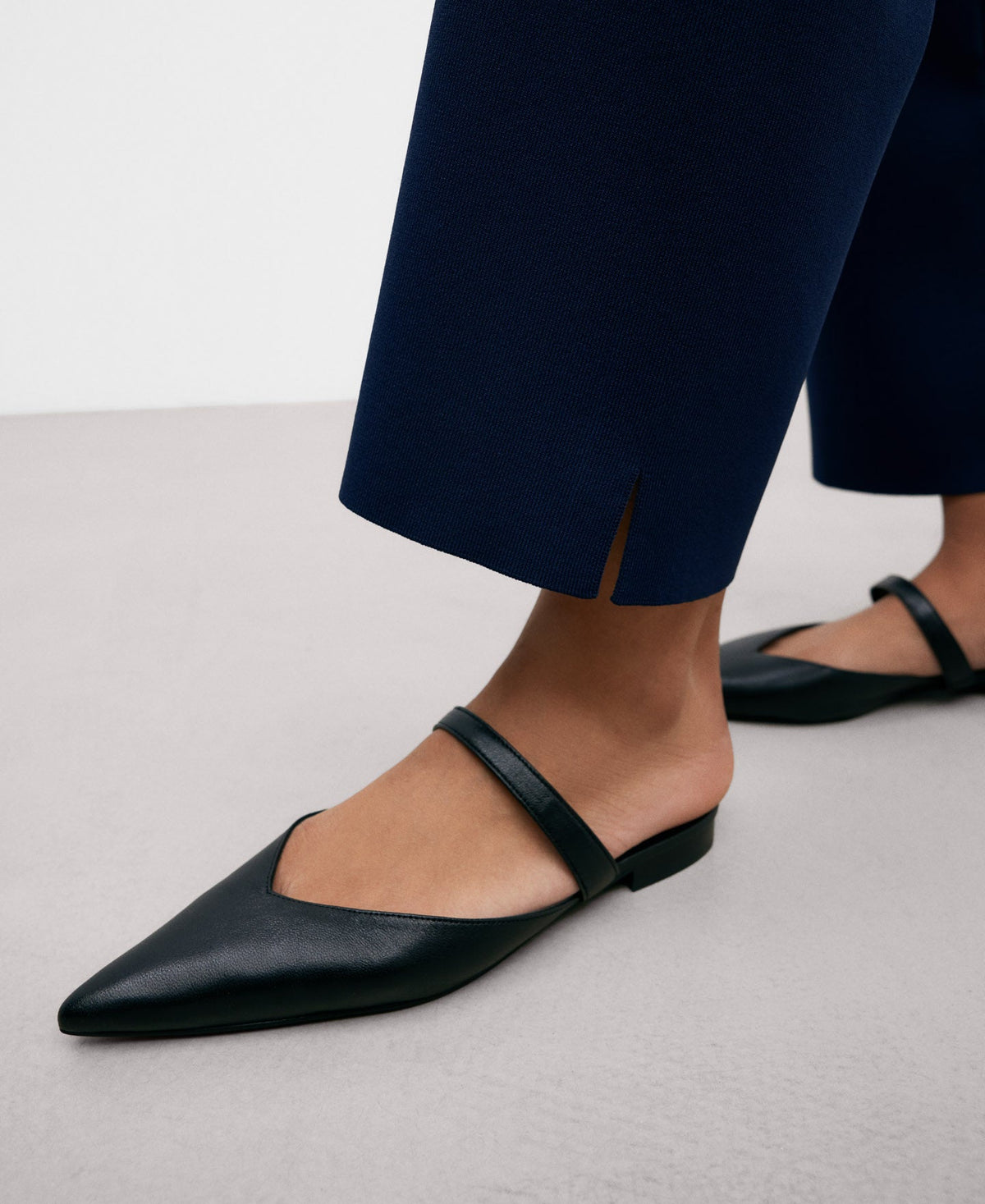 Counterless Black Leather Shoes