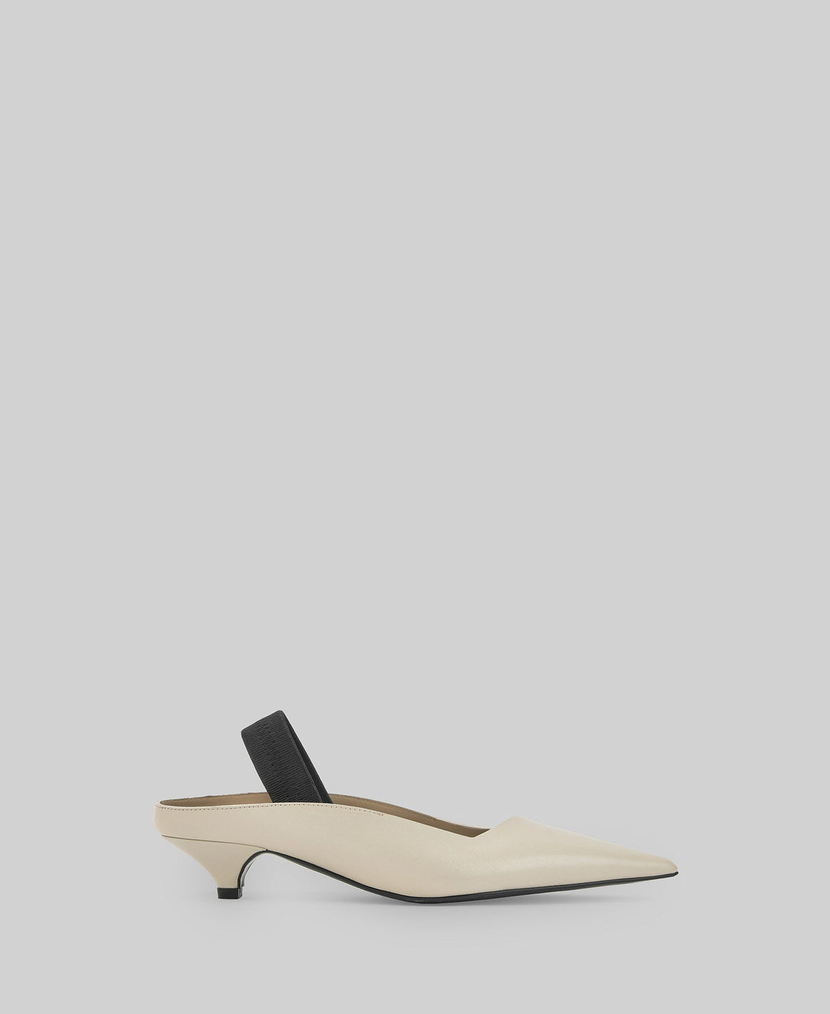 Leather Kitten Heel Shoe in Ecru