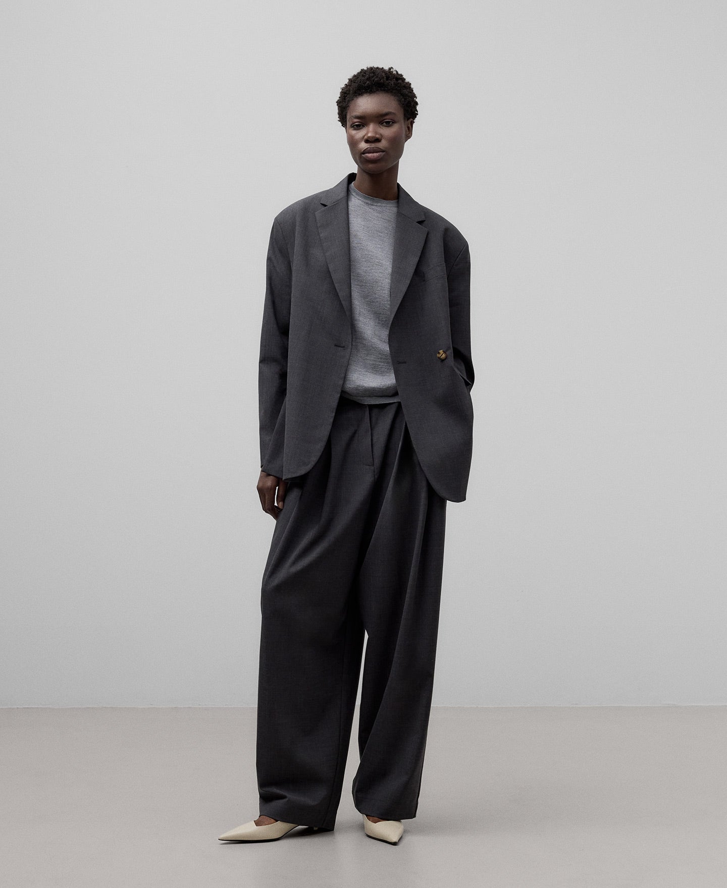 Leather Kitten Heel Shoe in Ecru