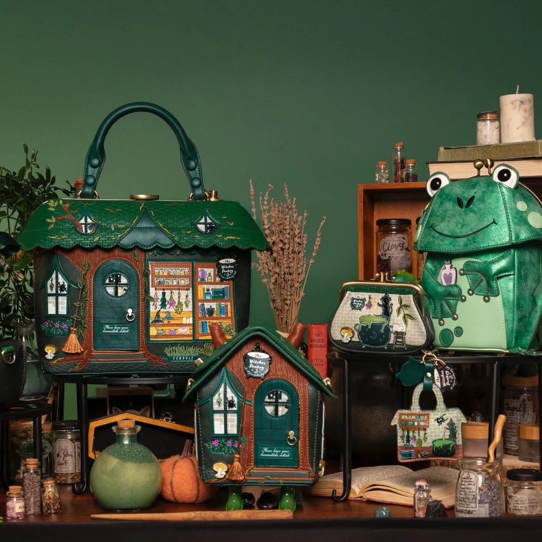 The Witches Pantry Clipper Frog Bag