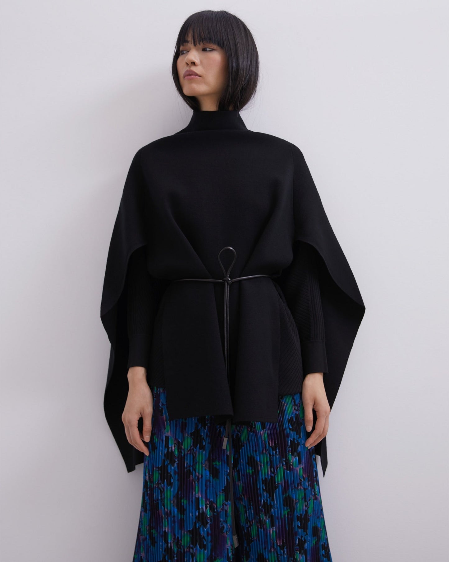Black Cerrojillo Knit Cape With Belt