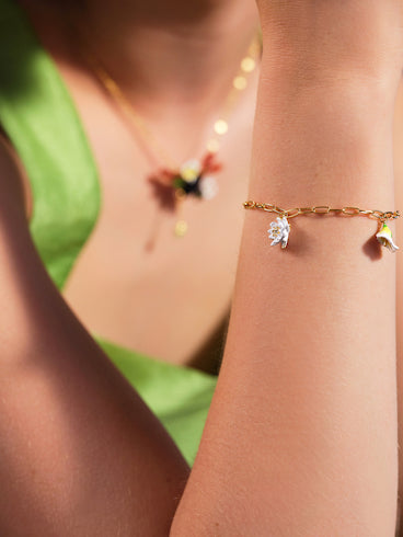 Gold-Plated Links And Flower Pendant Bracelet | AQJF2021