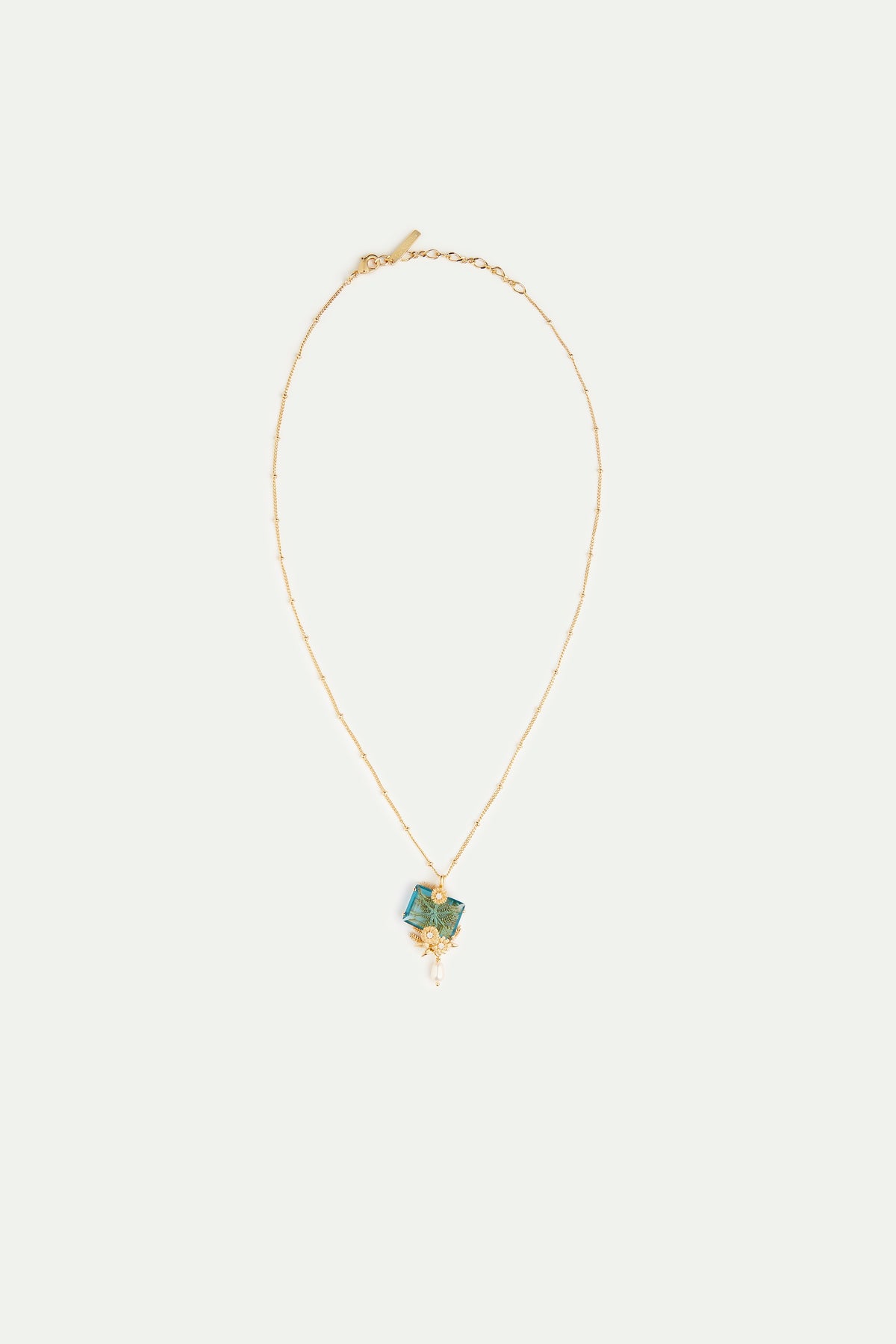 Blue Cut Stone, Golden Flowers And Cultured Pearl Pendant Necklace | AVNF3081