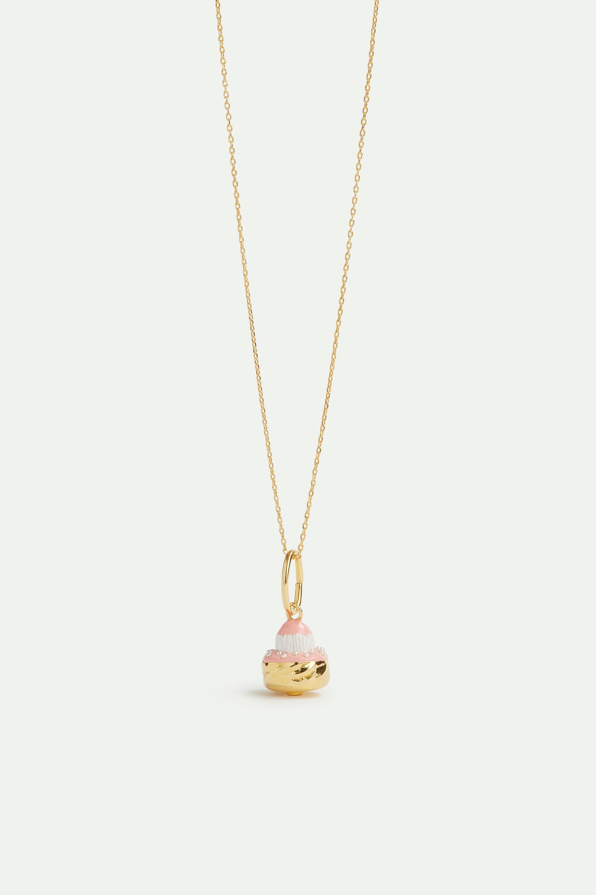 Patisserie Pendant, Creaminess And Tradition | avpe4201