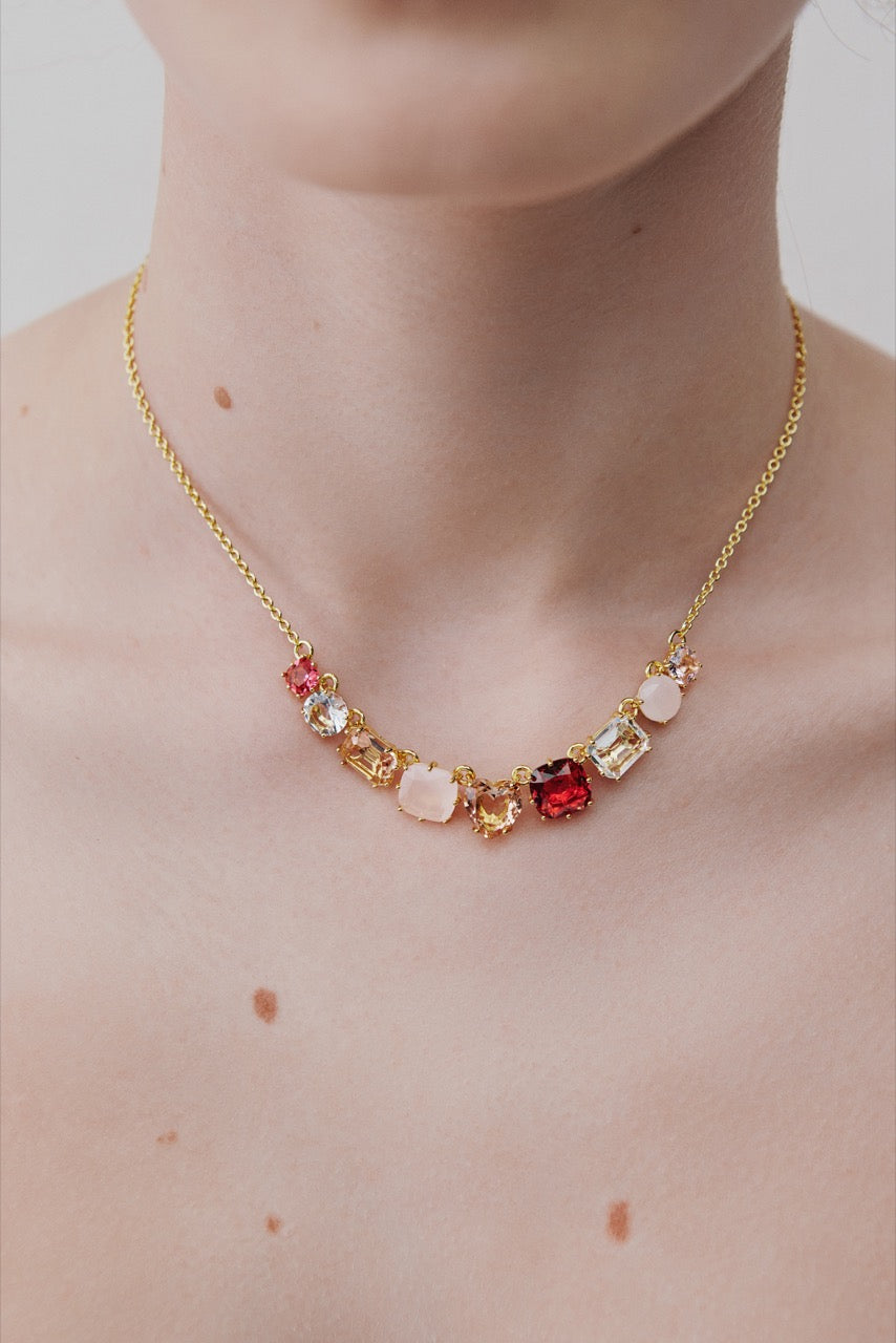 Gradient Pink Diamantine Fine 9 Stones Necklace | AWLD3181