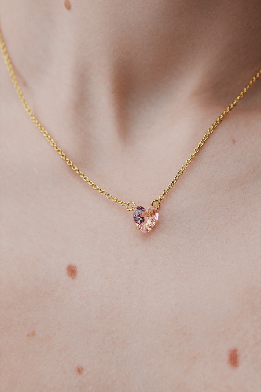 Light Pink Diamantine Fine Heart-Shaped Stone Necklace | AWLD3531