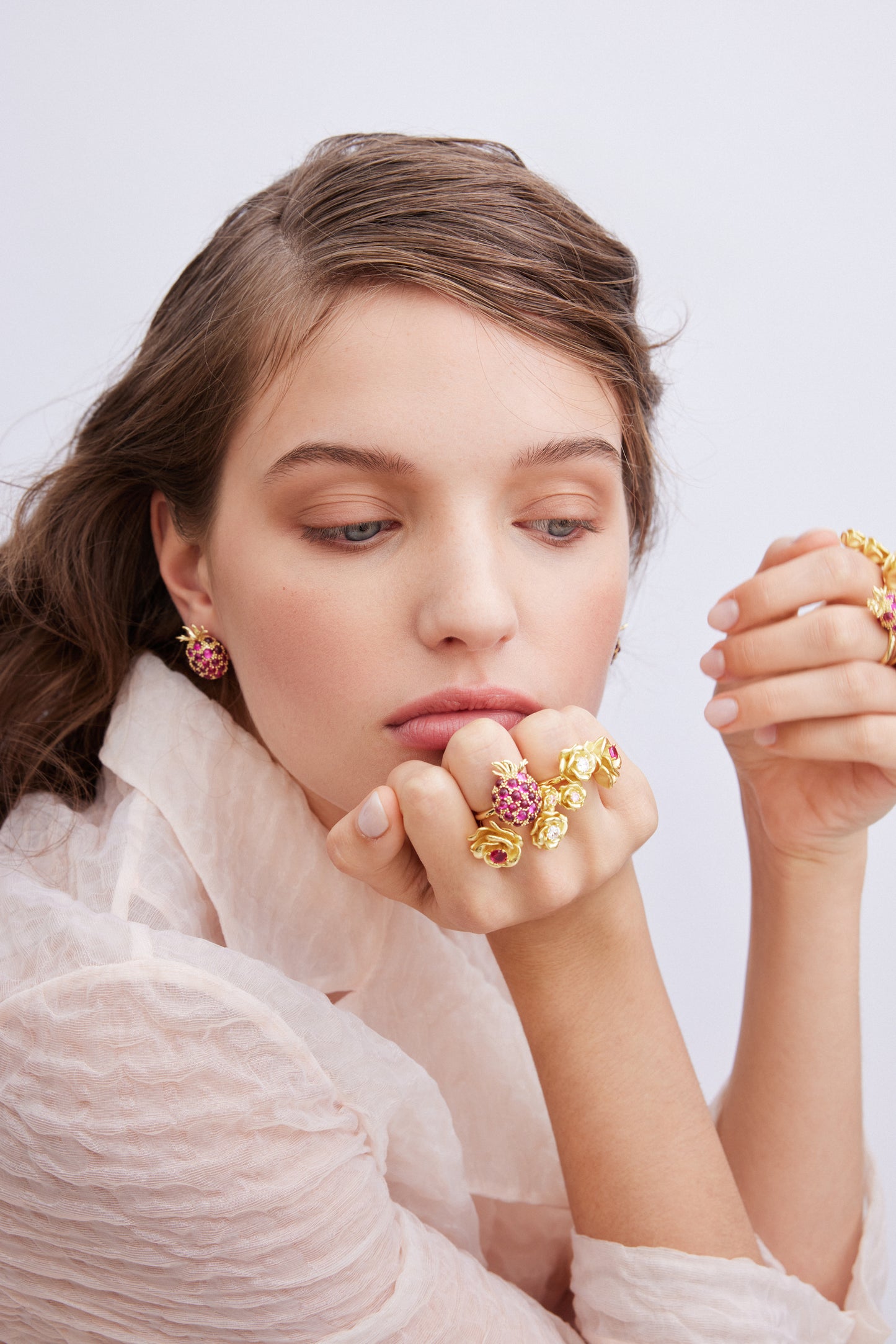 Adjustable Ring With Gold Mona Lisa Roses And Round Stones | AXRF6011