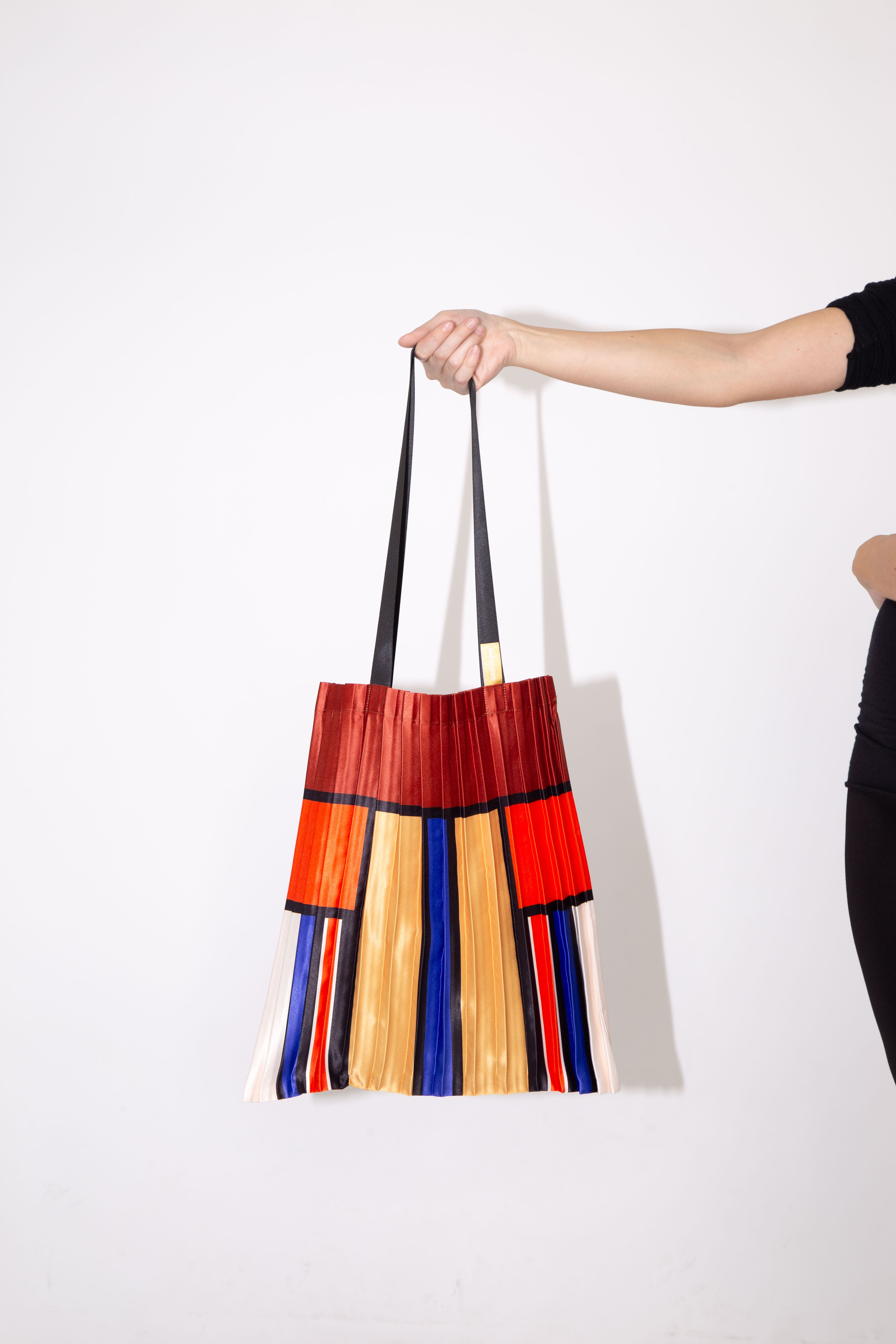 Multitudes Satin Pleated Gallura Tote Bag – Love Persimmon