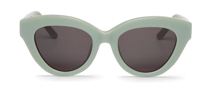 Gracia Sunglasses With Classical Lenses