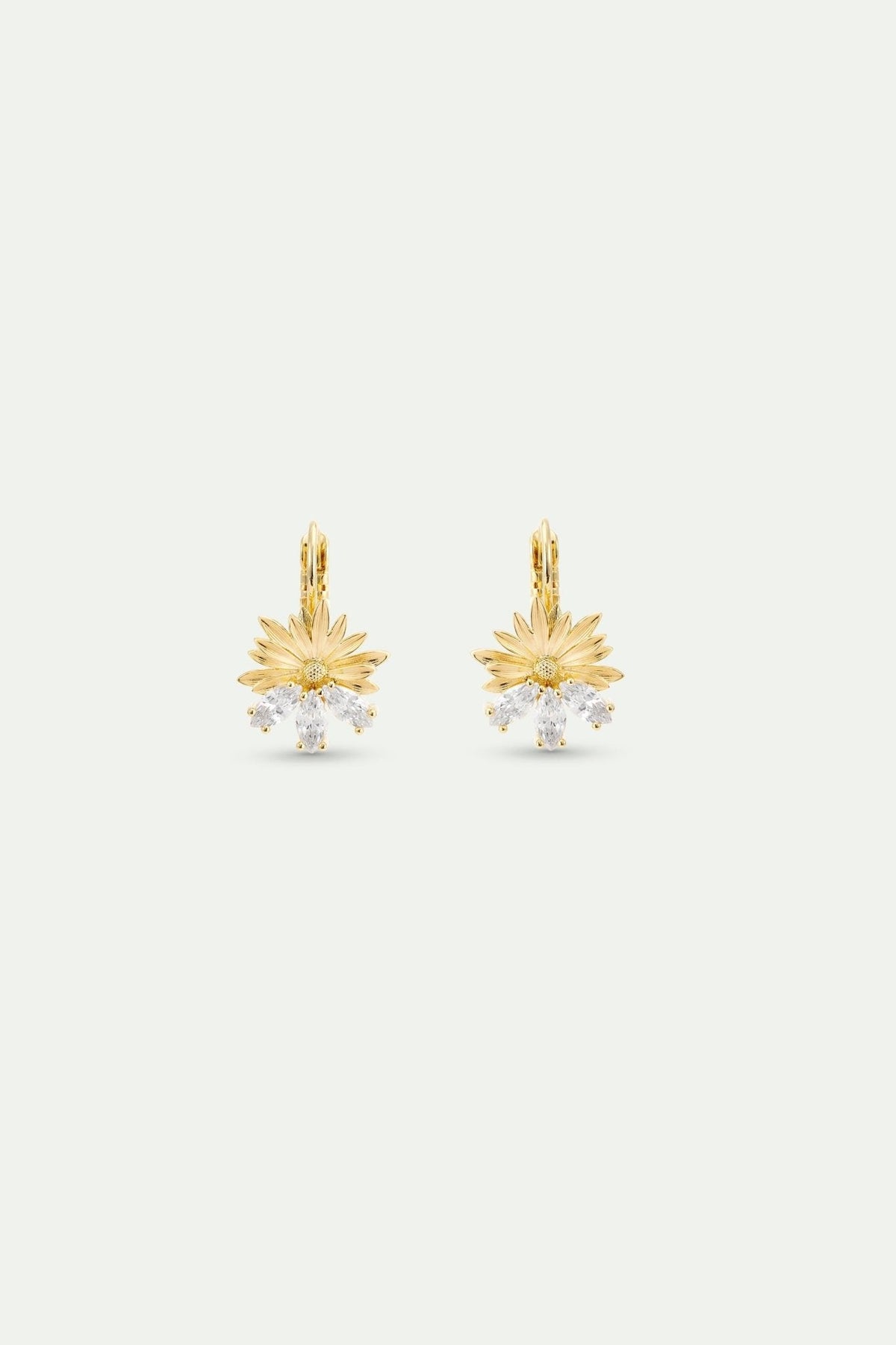 Gold Post Earrings With Daisies and White Stones | AYNF1031 - Les Nereides