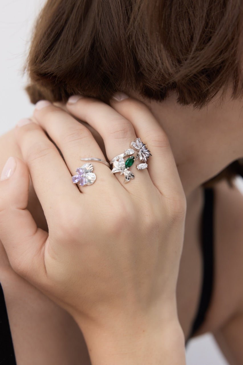 Silver Adjustable Ring With Daisy and White Stones | AYNF6041 - Les Nereides