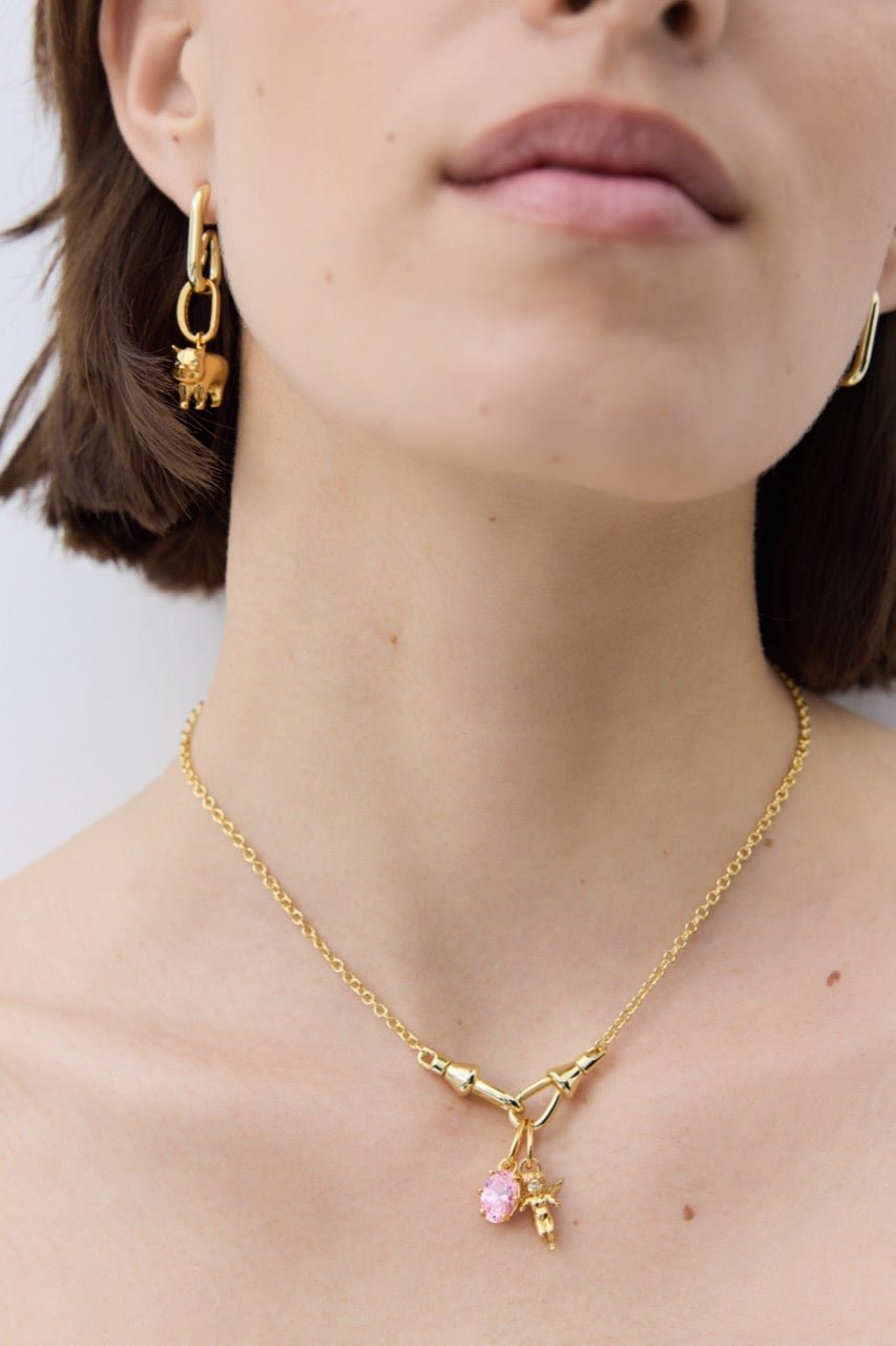Gold Guardian Angel Pendant: Presence and Support | AYPE4071 - Les Nereides
