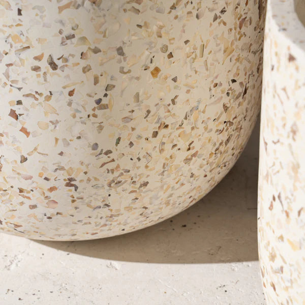 Inken Lightweight Shell Finish Curved Pot