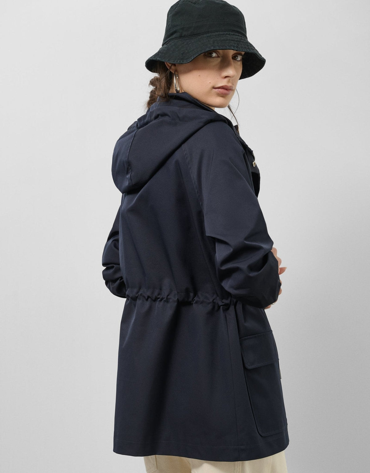 Outwear | Navy blue cinched - waist hooded trench coat by Spanish designer Roberto Verino