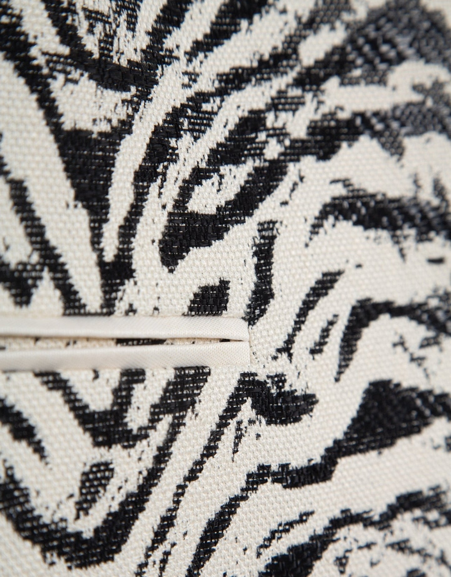 Jackets | Short jacquard jacket with zebra design raffia by Spanish designer Roberto Verino