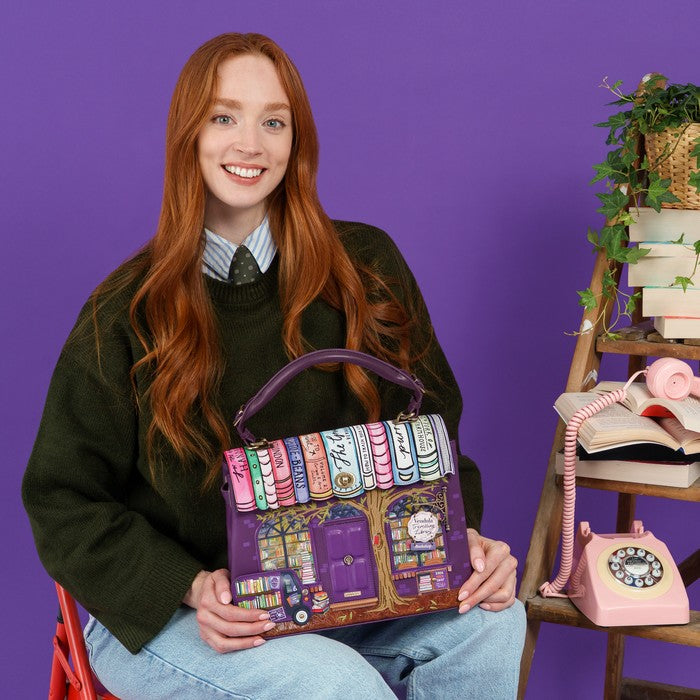 Vendula London Travelling Library Bookshop Grace Bag – model shot