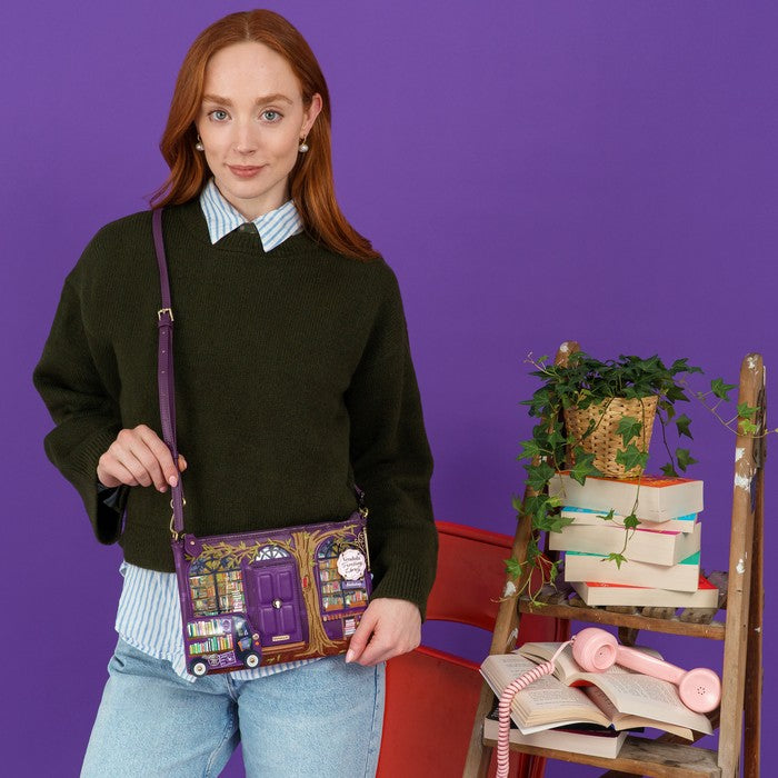 Vendula London Travelling Library Bookshop Kate Bag – model shot