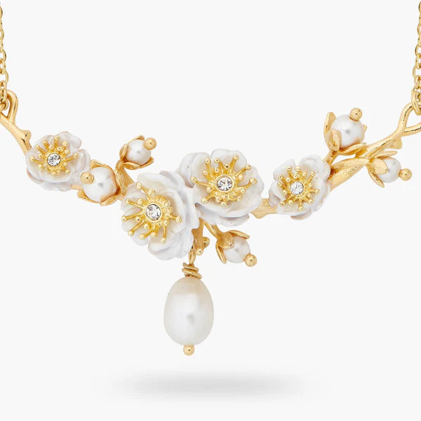 White Rose Brand And Pearls Statement Necklace | ASET3041