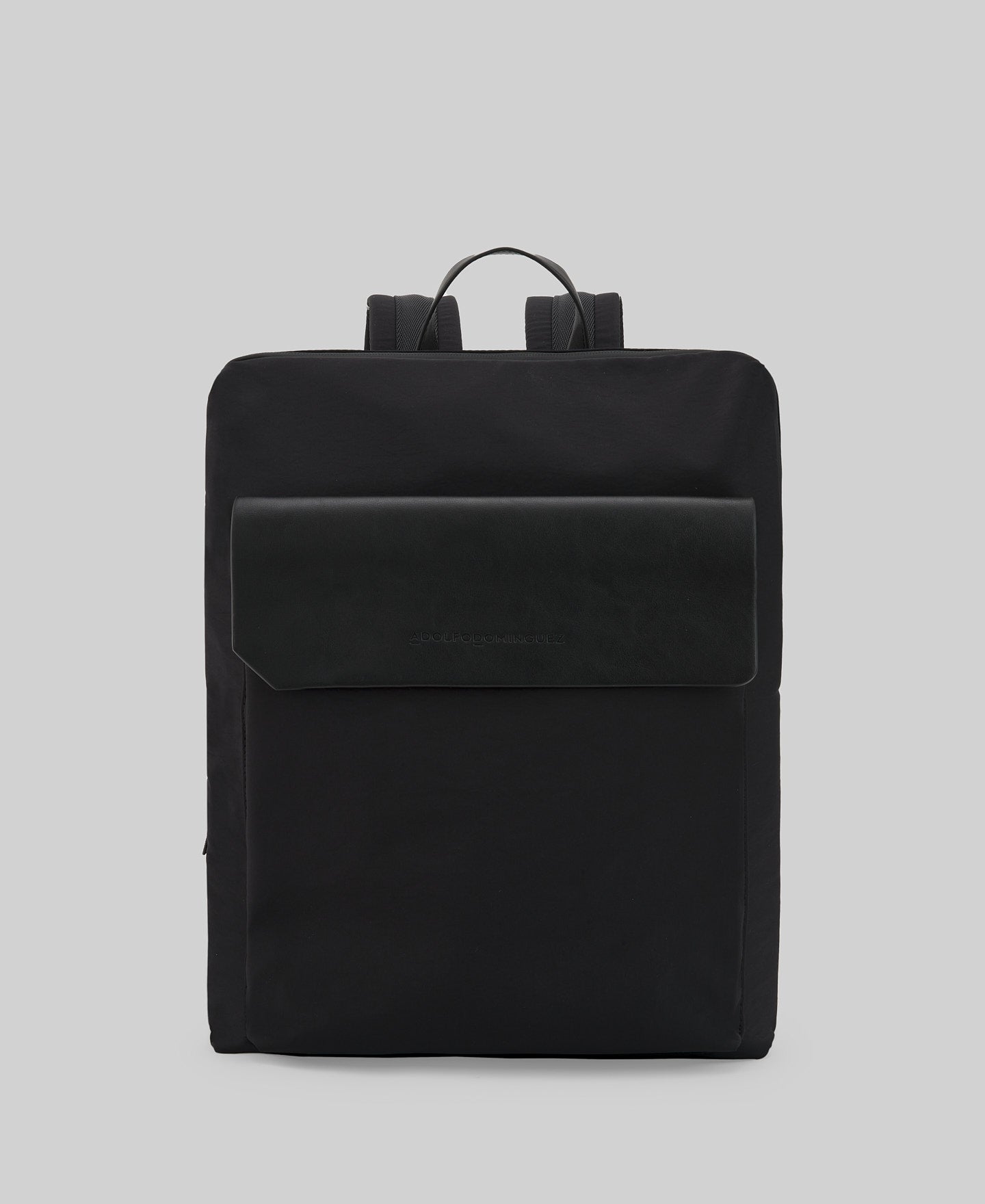Flap compact backpack man in black