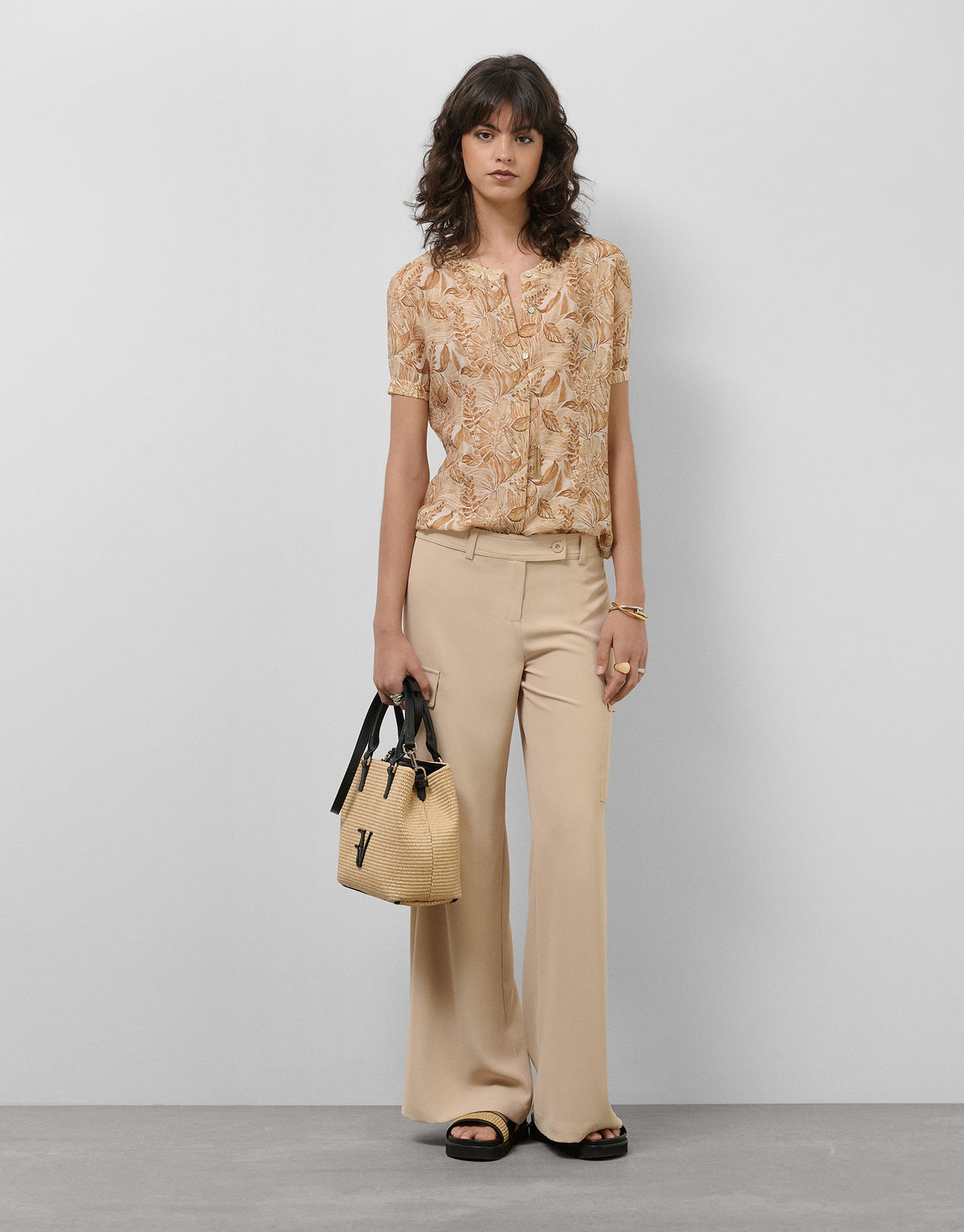 Short-Sleeved Chiffon Blouse With Camel Plant Print