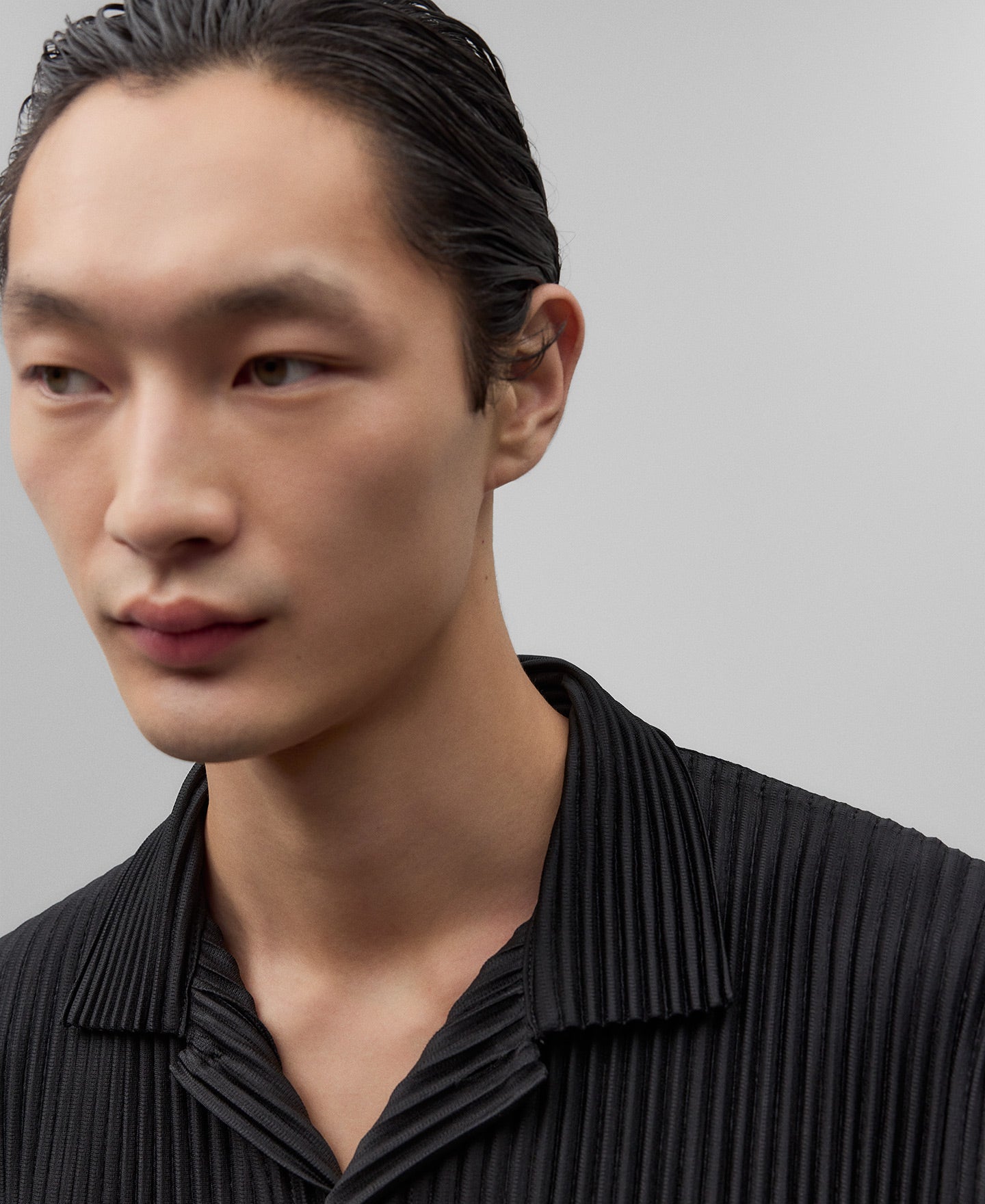 Black crinkle polo shirt man in black