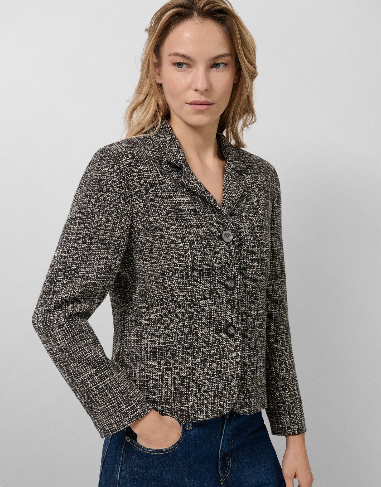 Short Jacket With Lapels, Black And Ecru Pattern