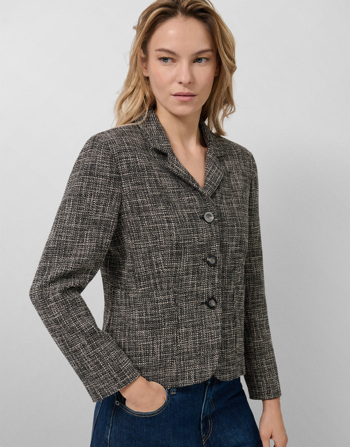 Short Jacket With Lapels, Black And Ecru Pattern