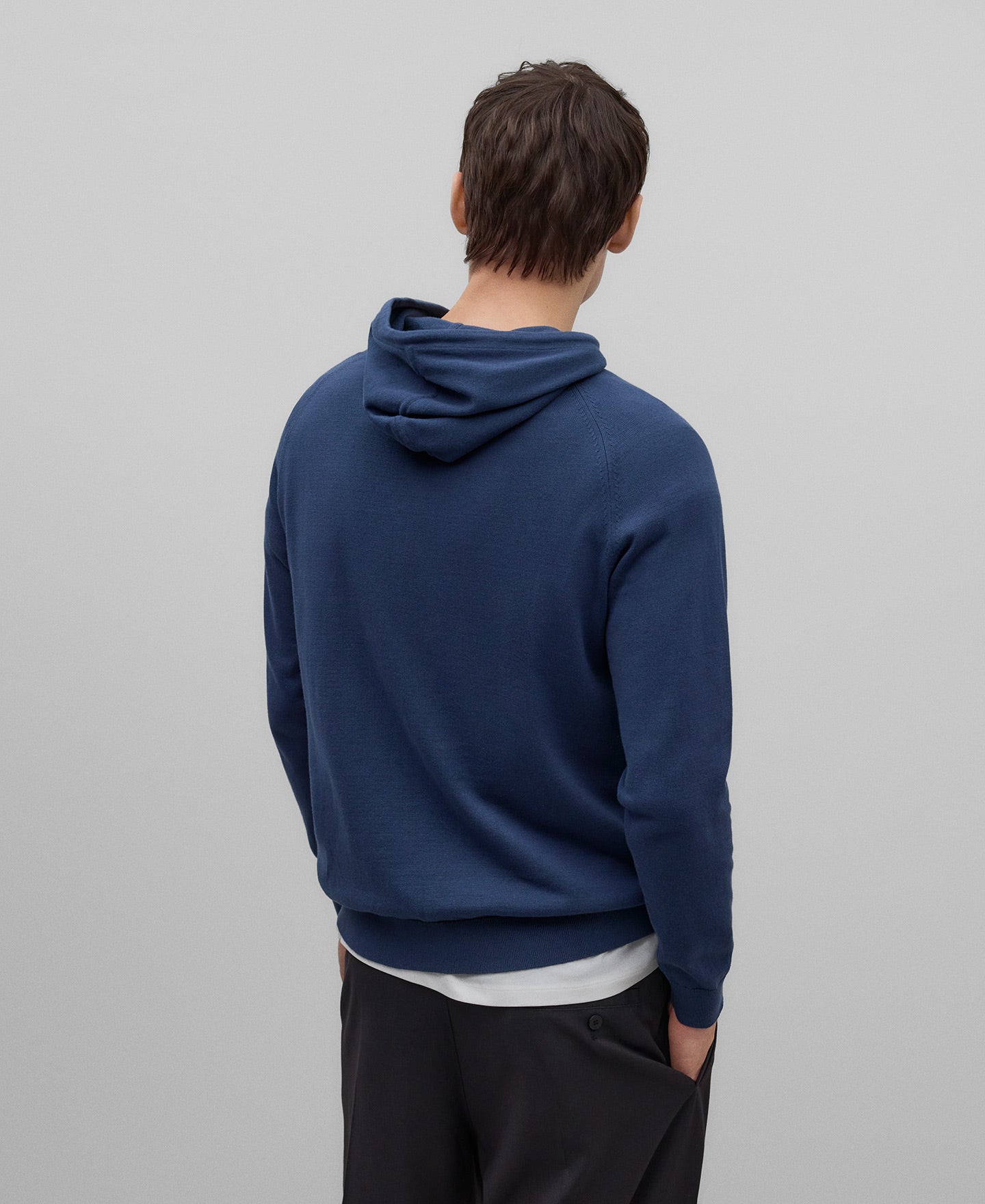 Knit hoodie man in blue/grey