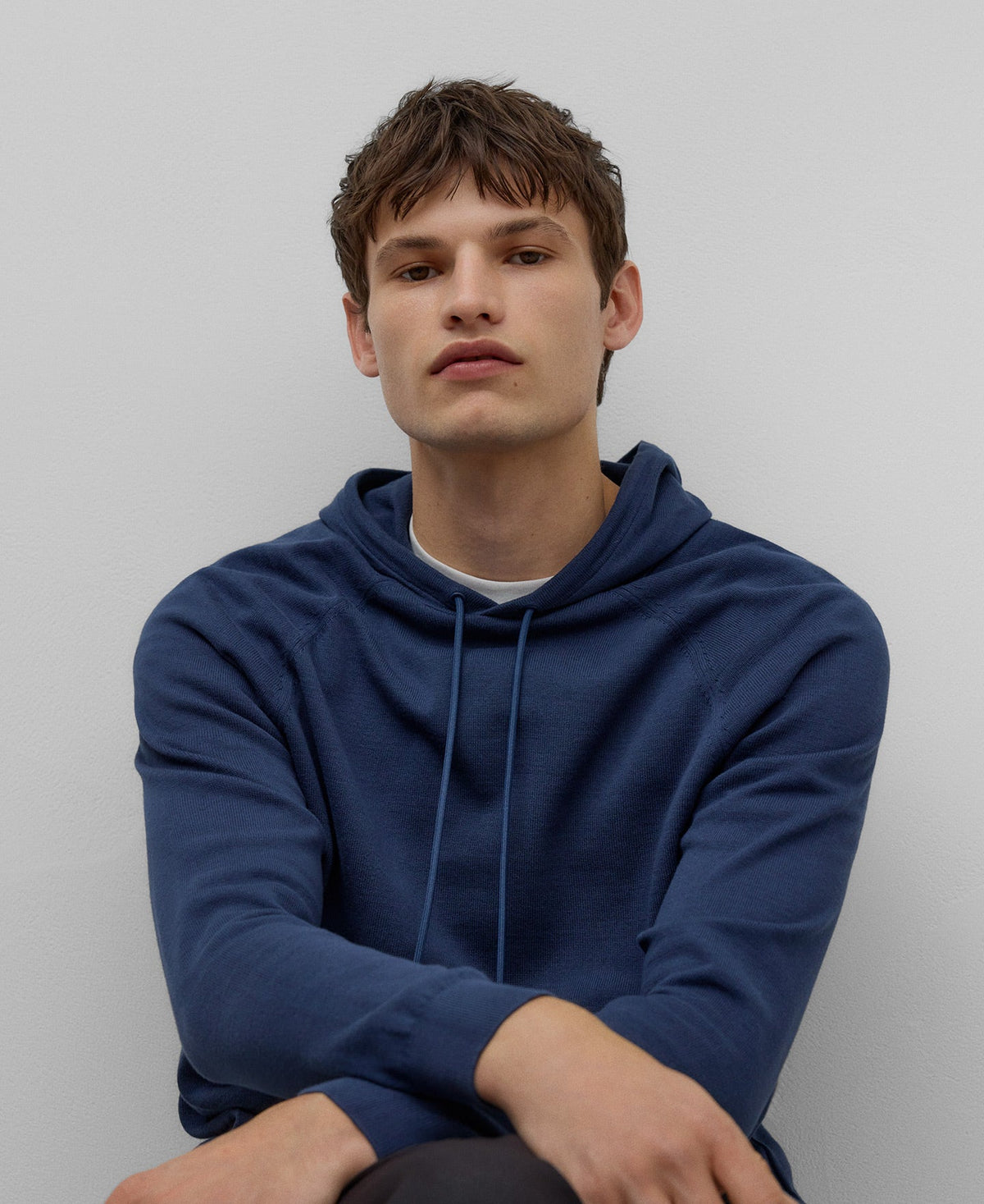 Knit hoodie man in blue/grey