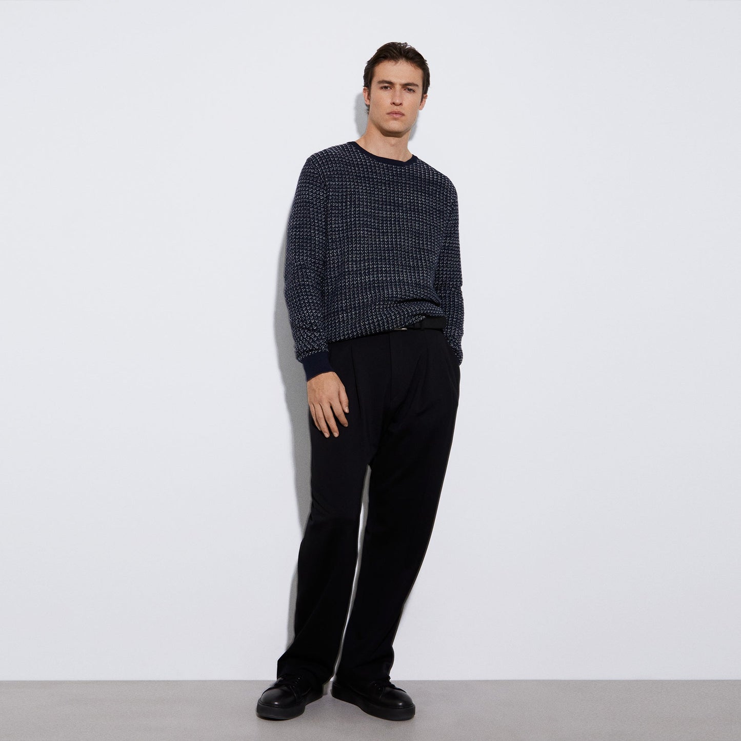 Navy Blue/White Cotton Blend Knit Sweater