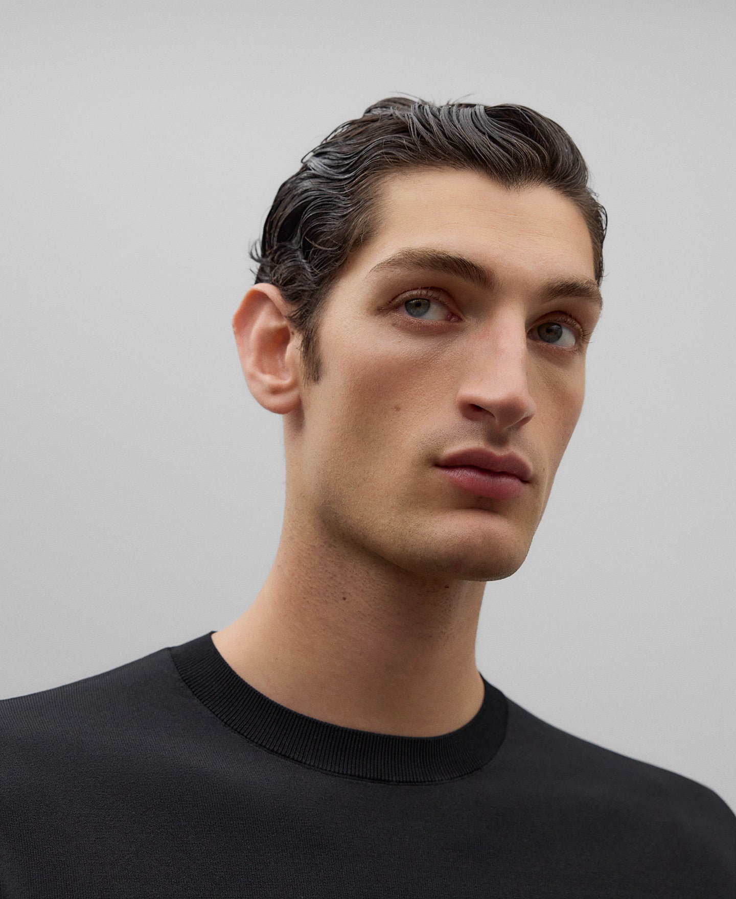 Crew collar sweater man in black