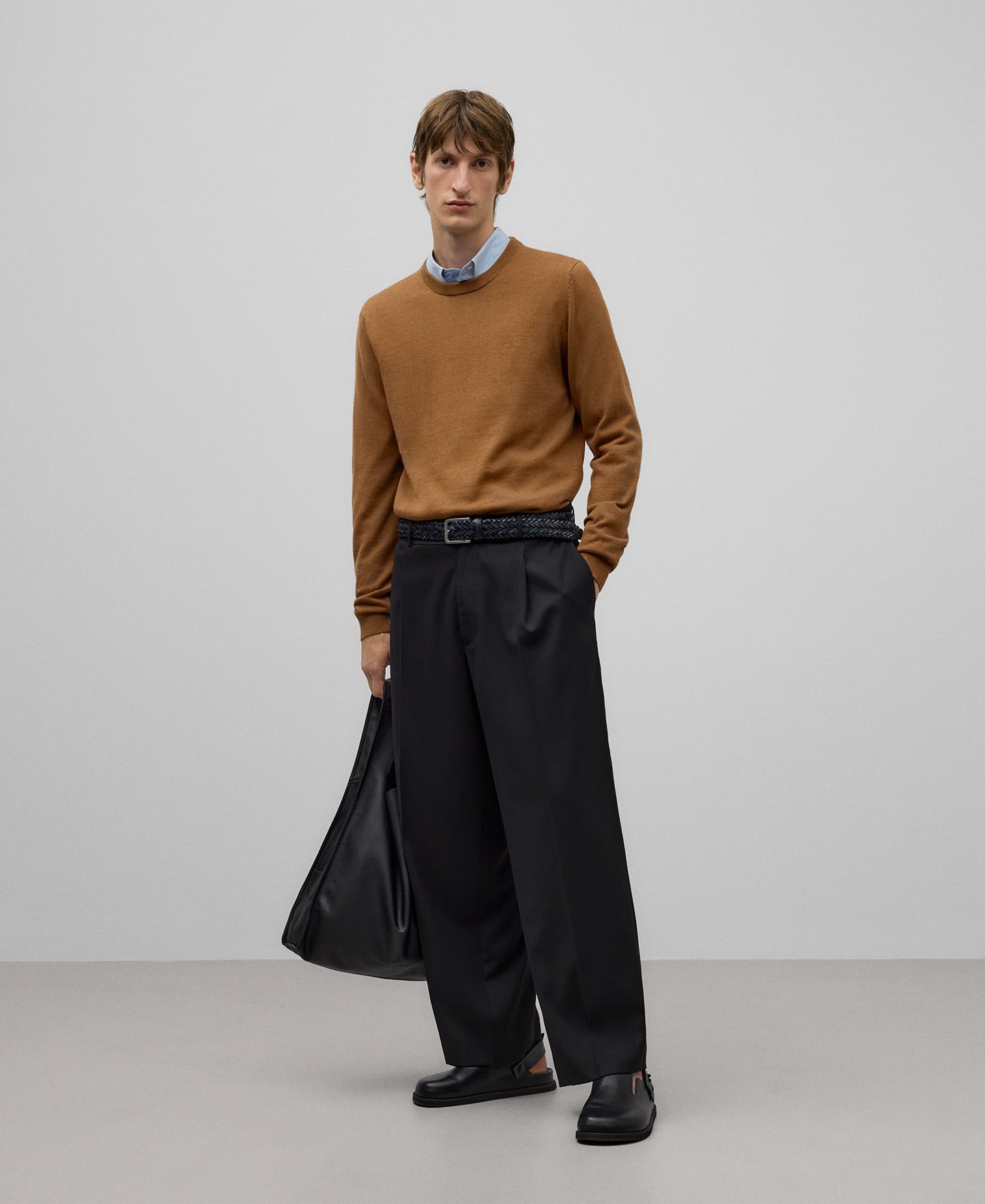 Crew neck cotton wool sweater man in camel