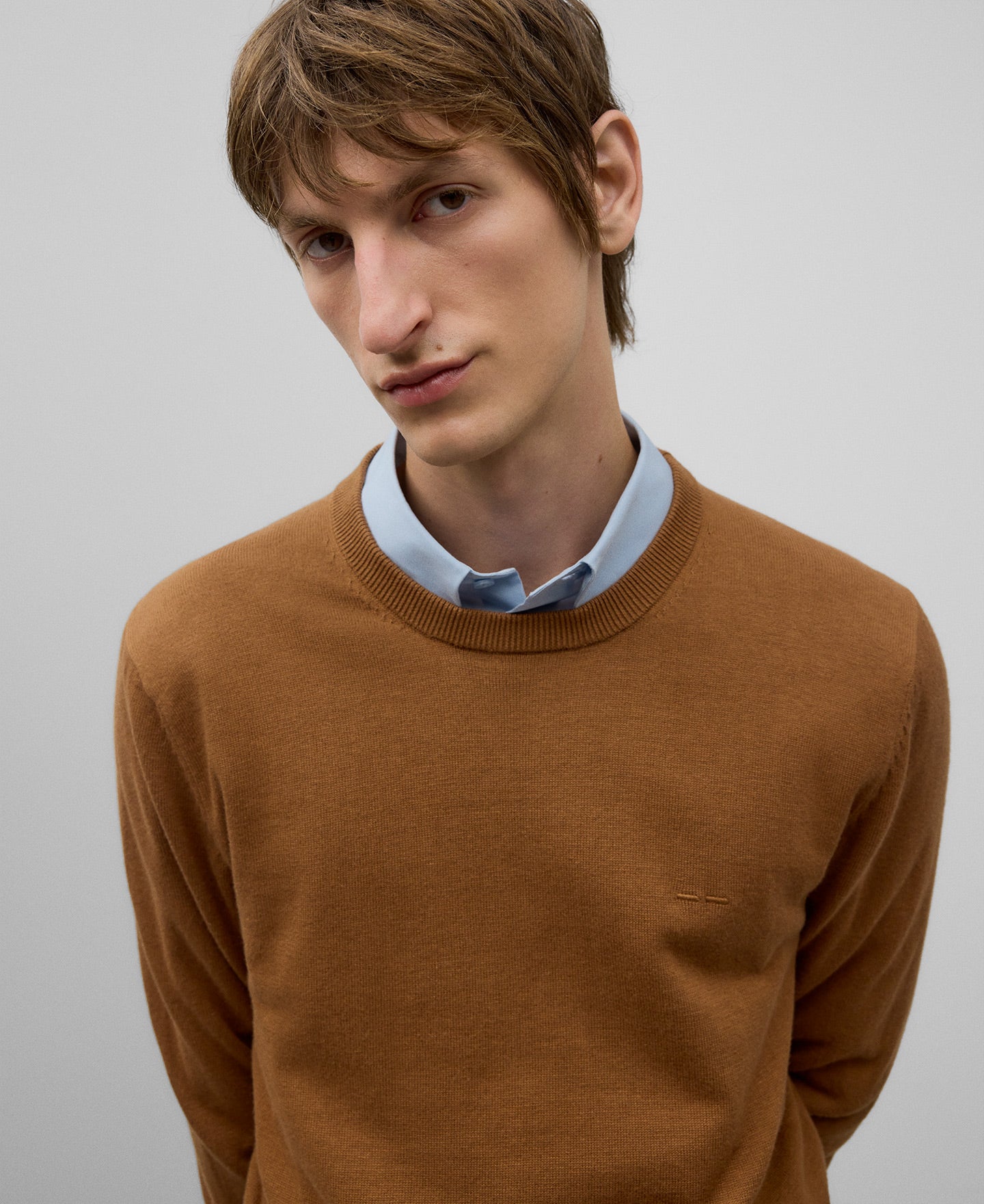 Crew neck cotton wool sweater man in camel