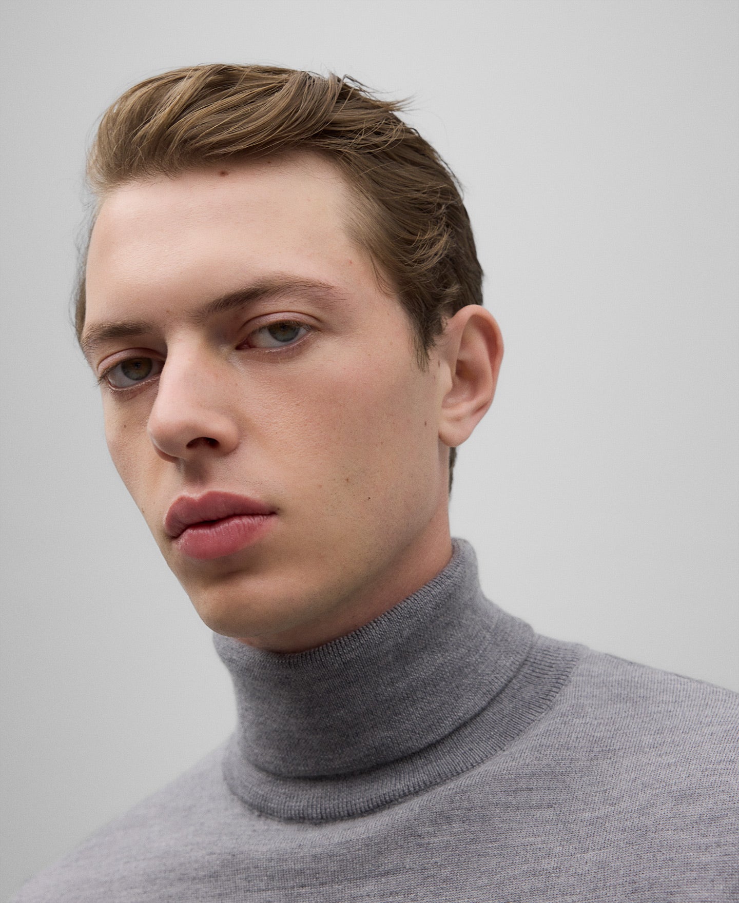 Merino wool turtleneck sweater man in grey melange