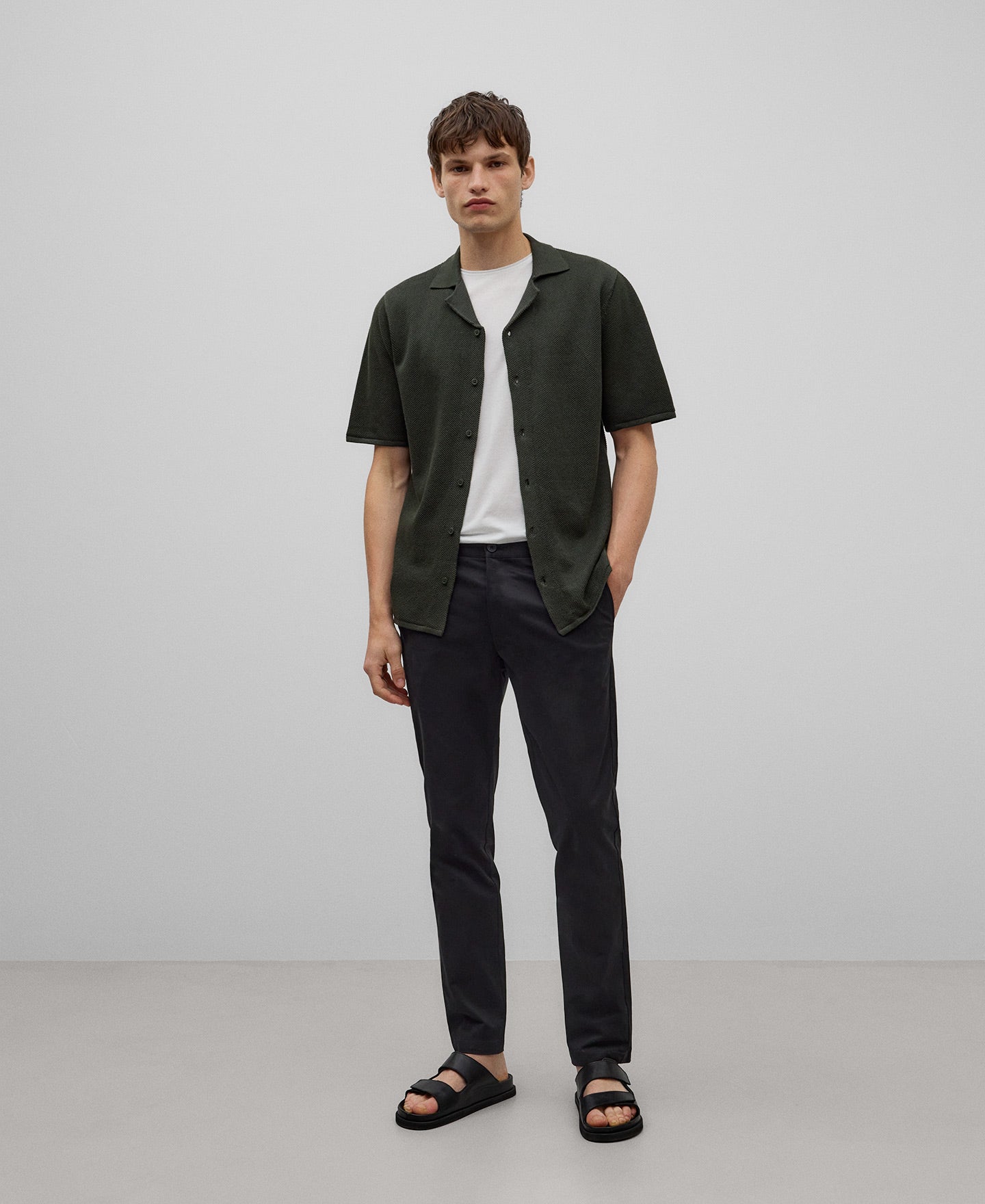 Slim fit cotton chino trousers man in black